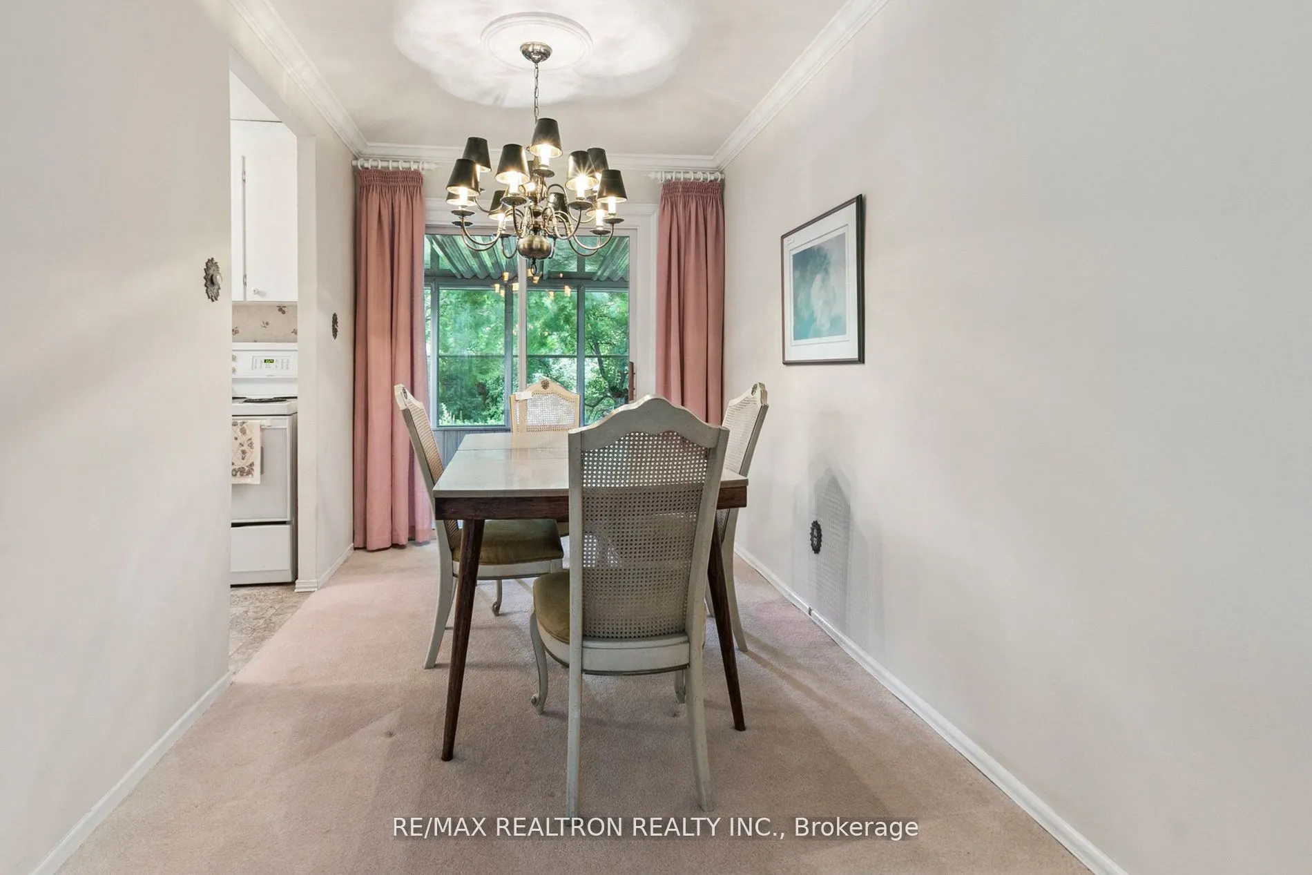 27 Elfreda Boulevard