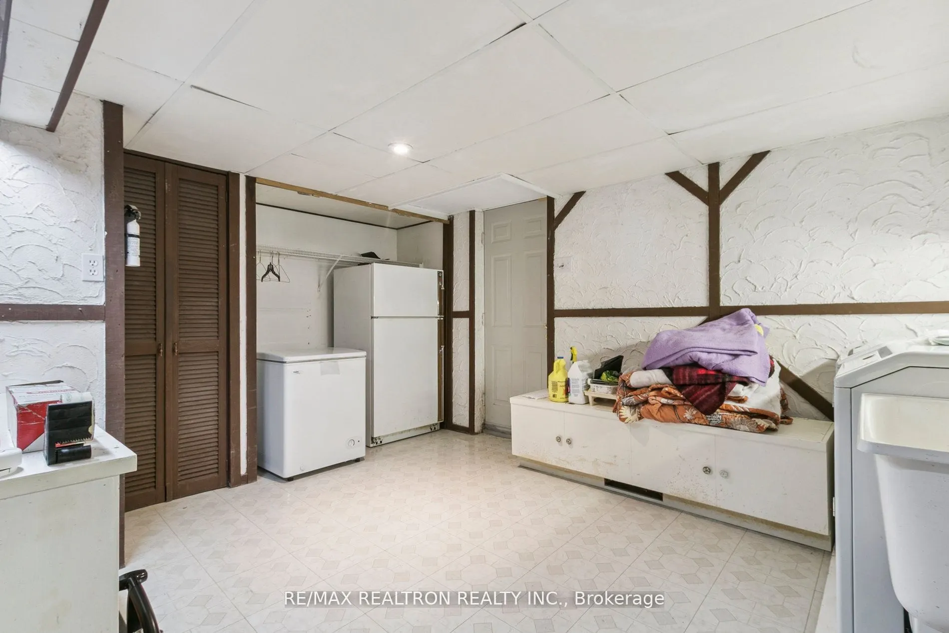 27 Elfreda Boulevard