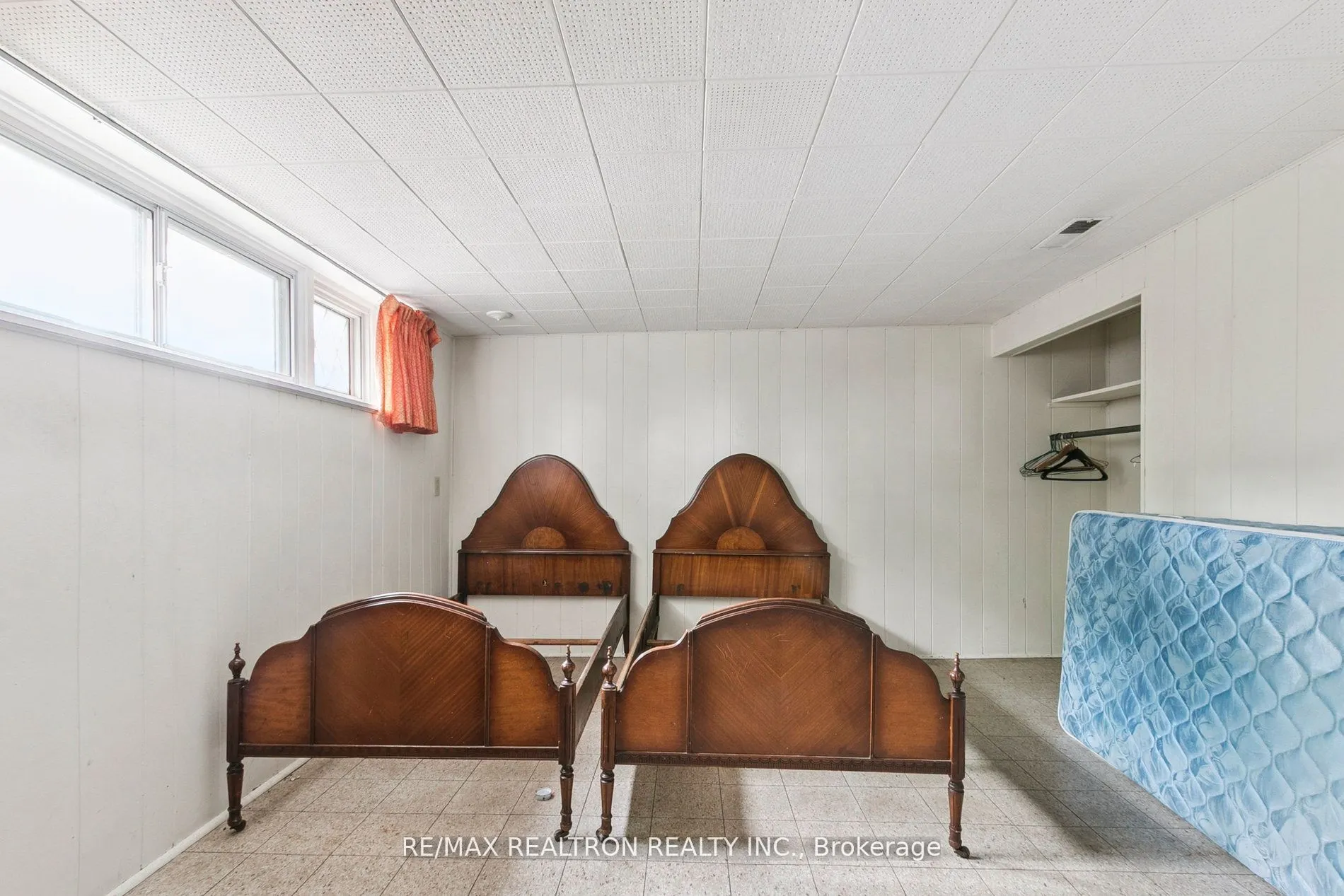 27 Elfreda Boulevard