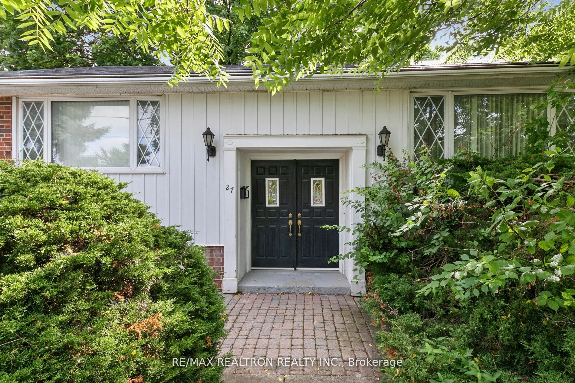 27 Elfreda Boulevard