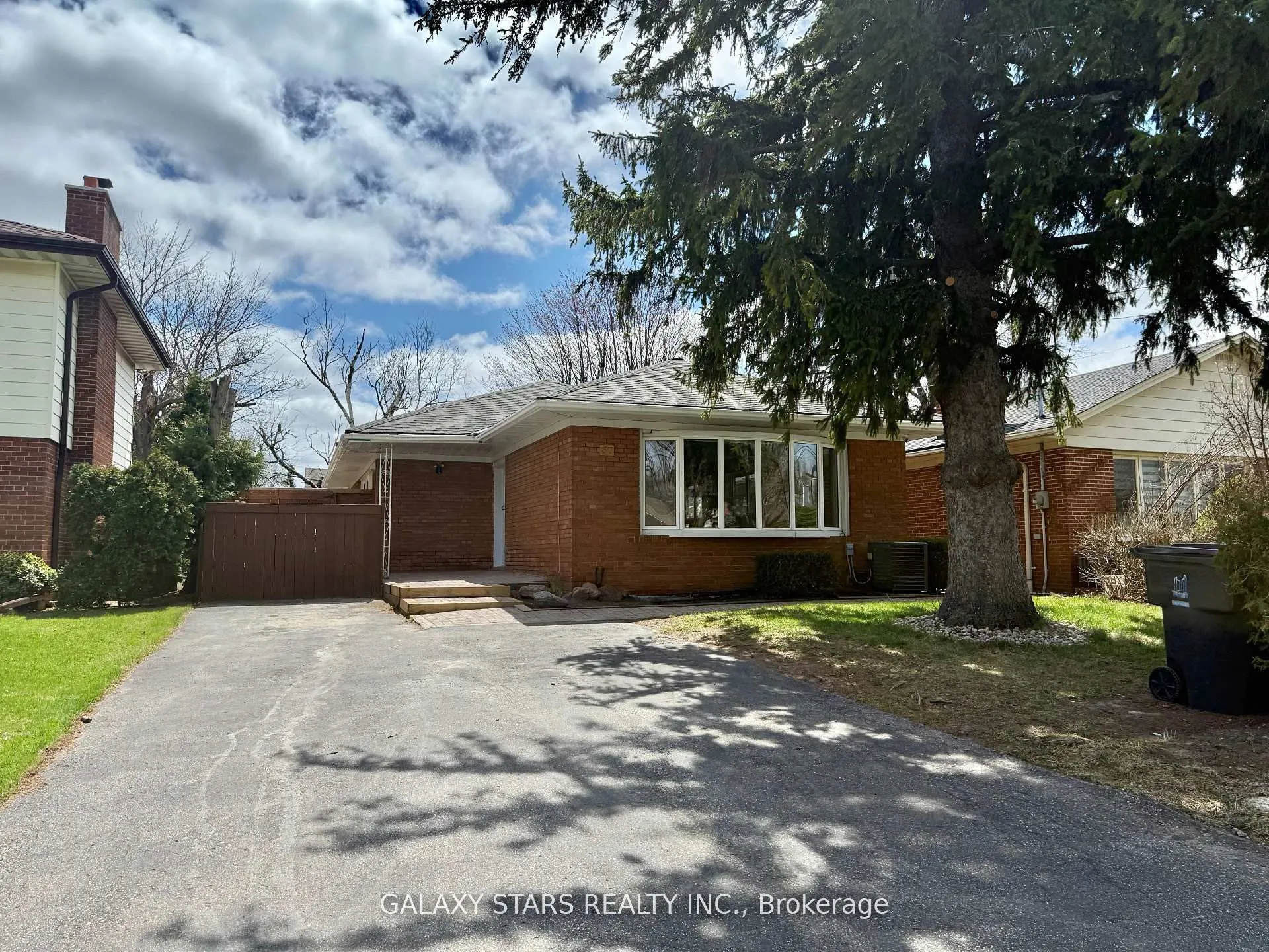 57 Moorecroft Crescent