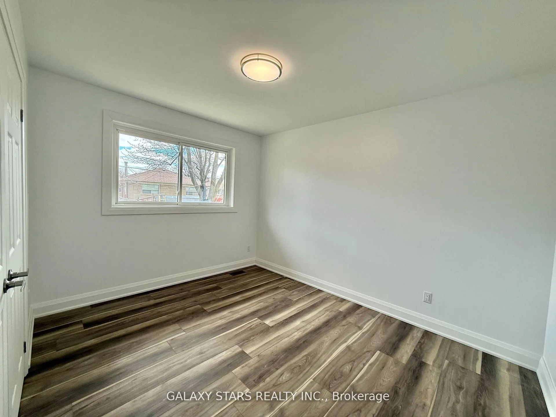 57 Moorecroft Crescent