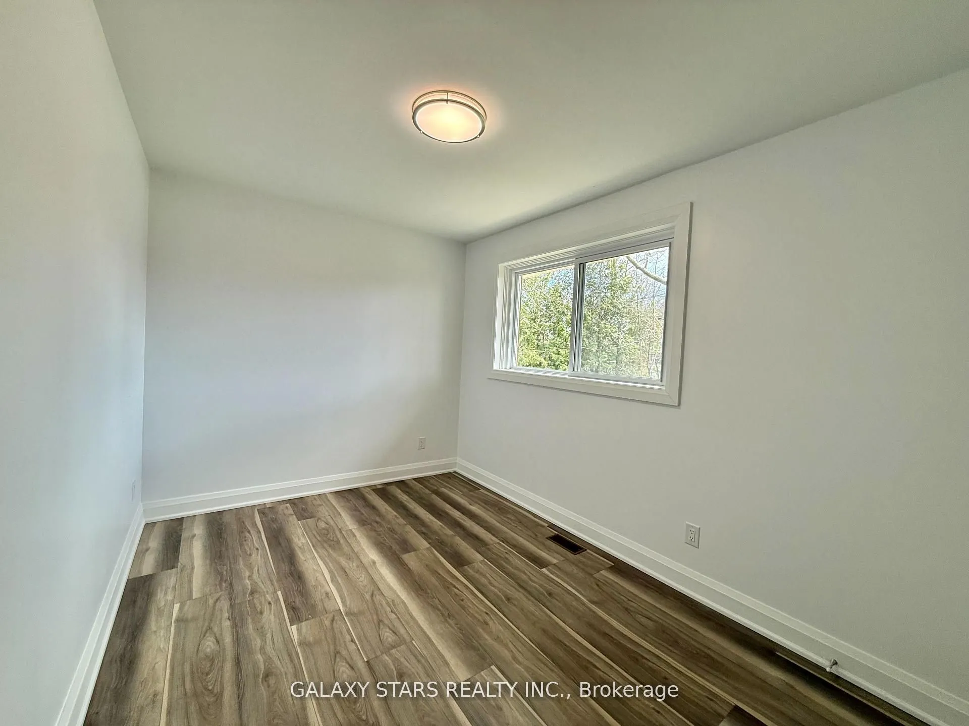 57 Moorecroft Crescent