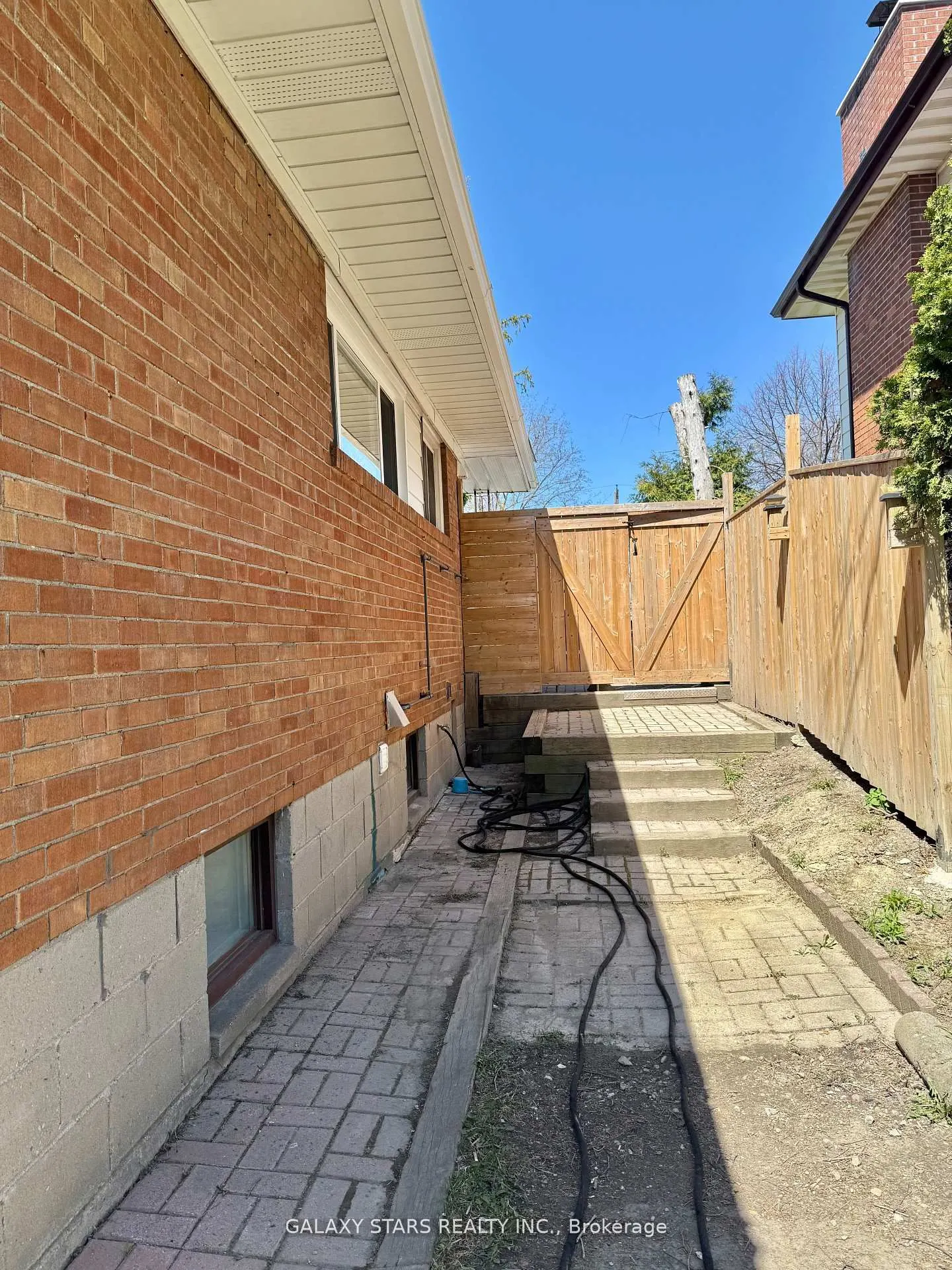 57 Moorecroft Crescent