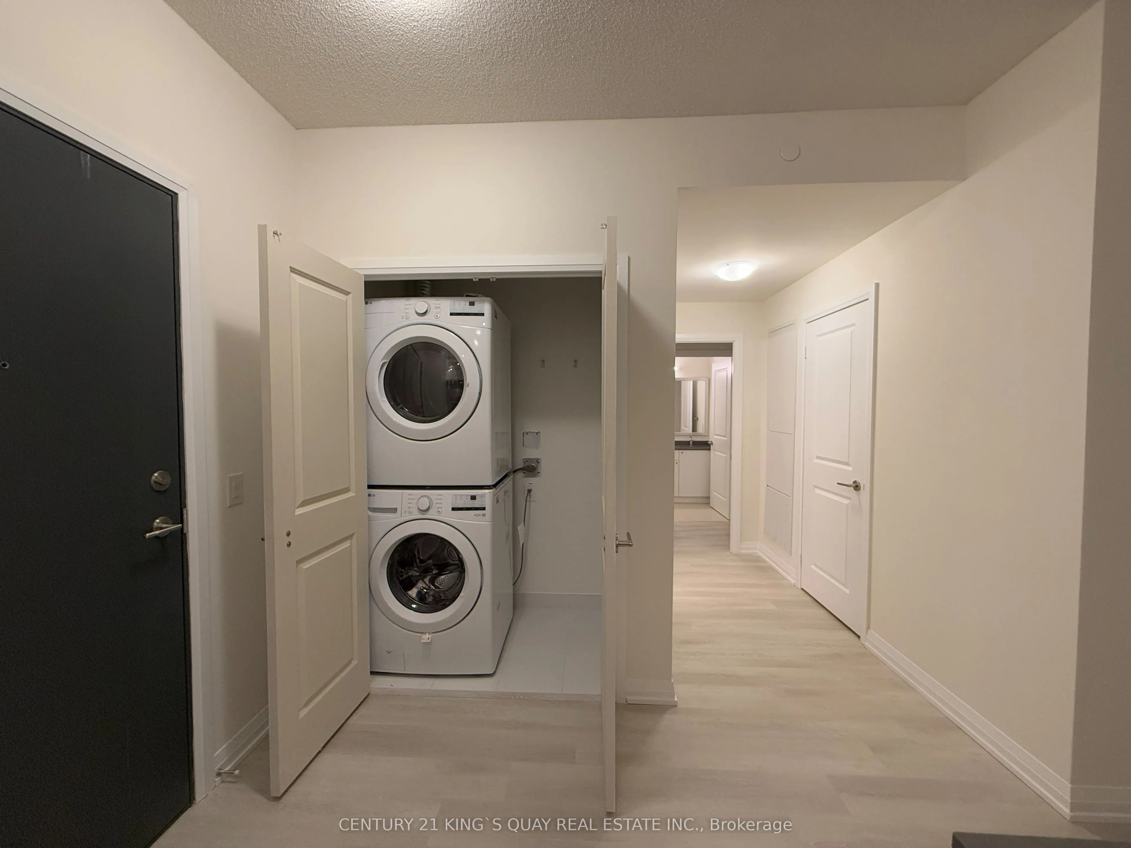 3260 Sheppard Avenue E, #405