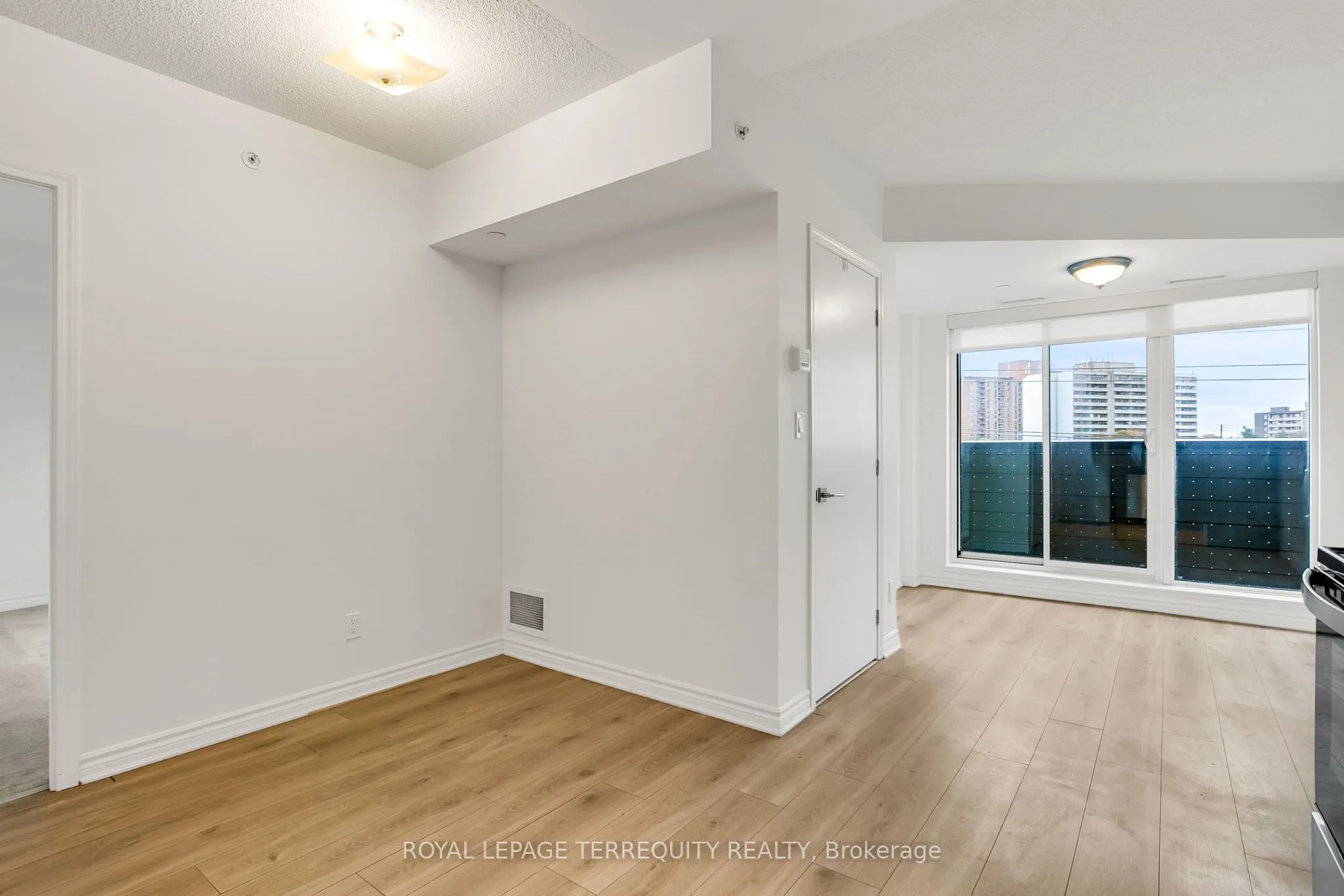 1 Falaise Road, #318