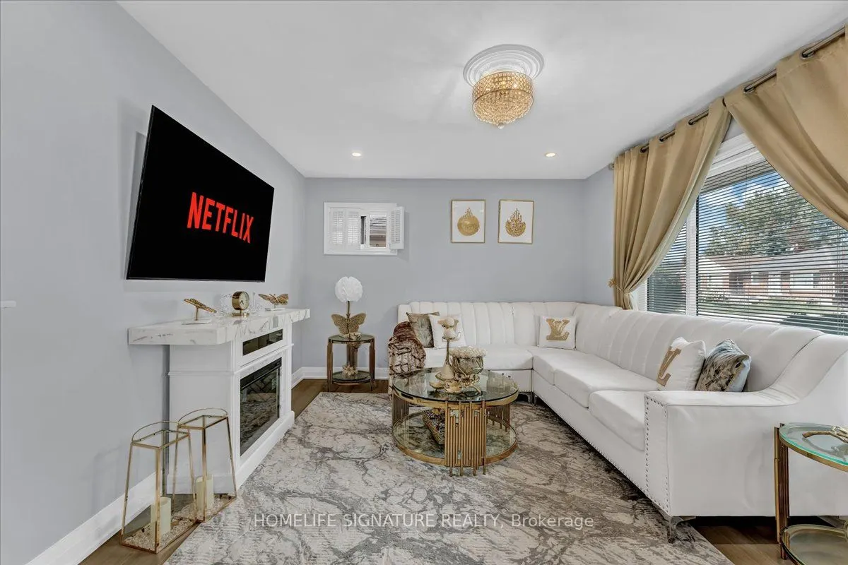 83 Pachino Boulevard