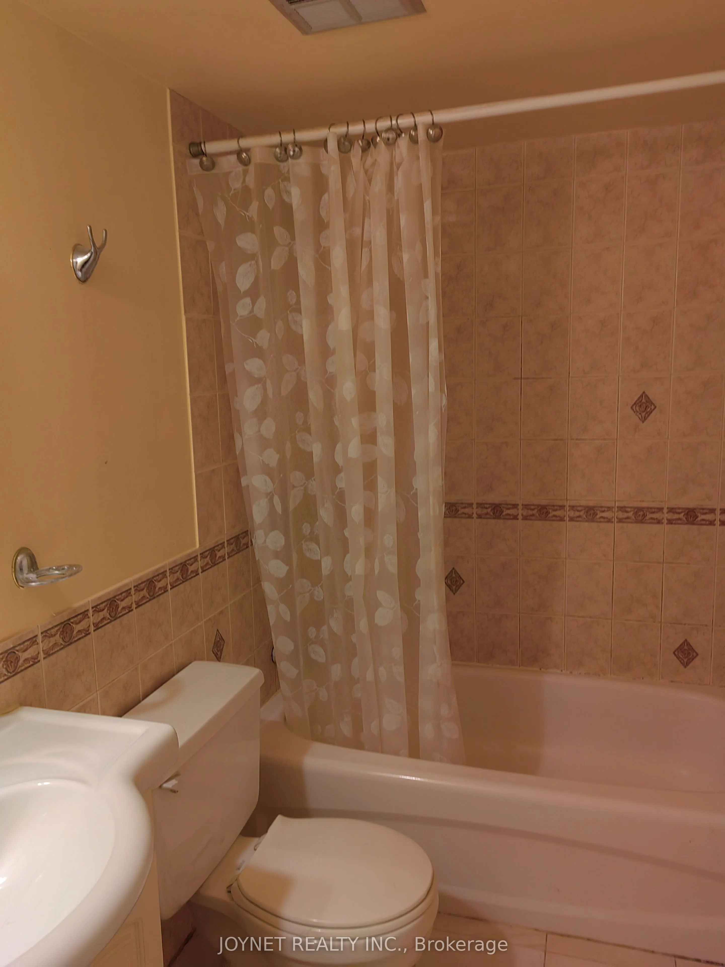 25 Bamburgh Circle, #1040