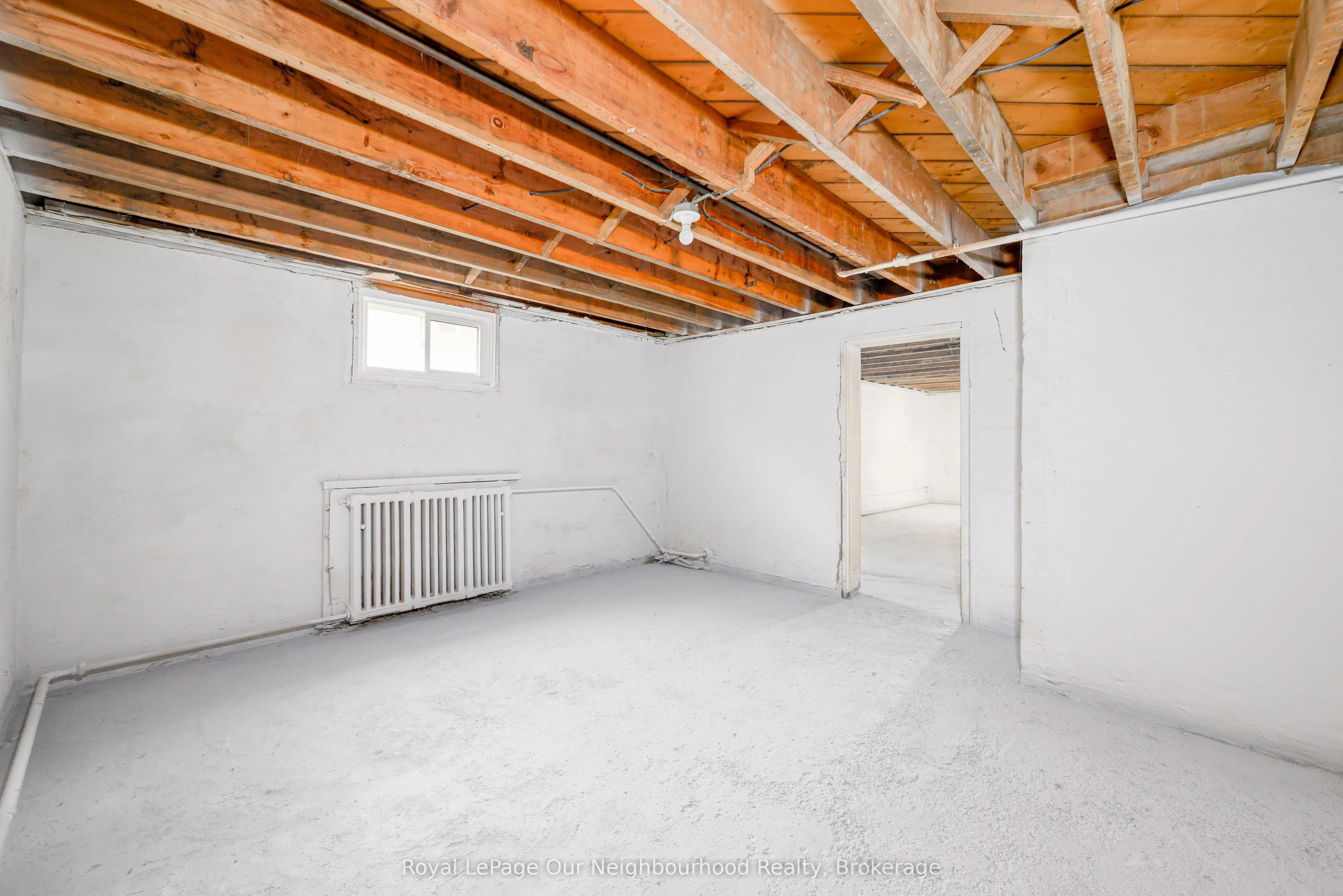 221 Liberty Street N