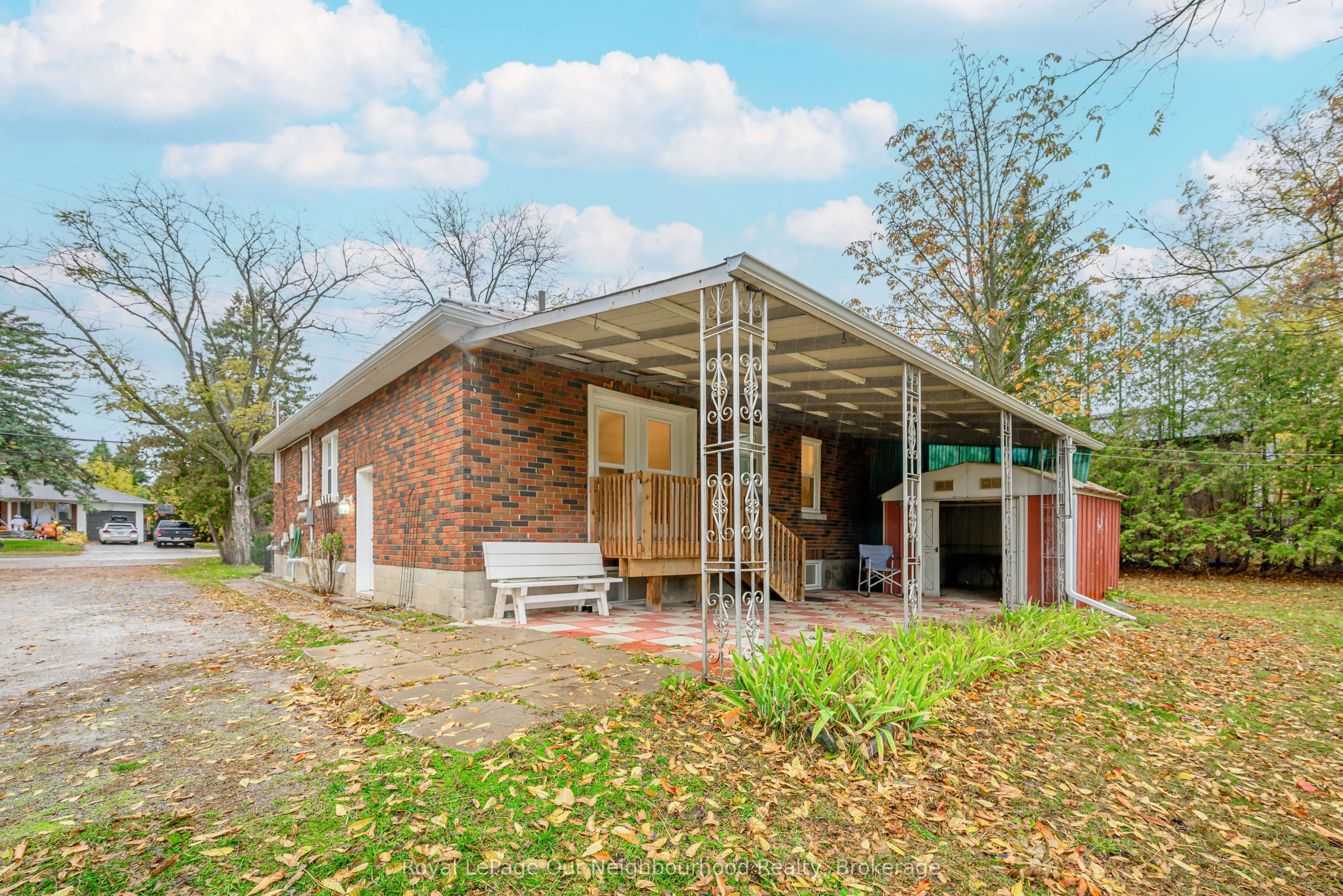 221 Liberty Street N