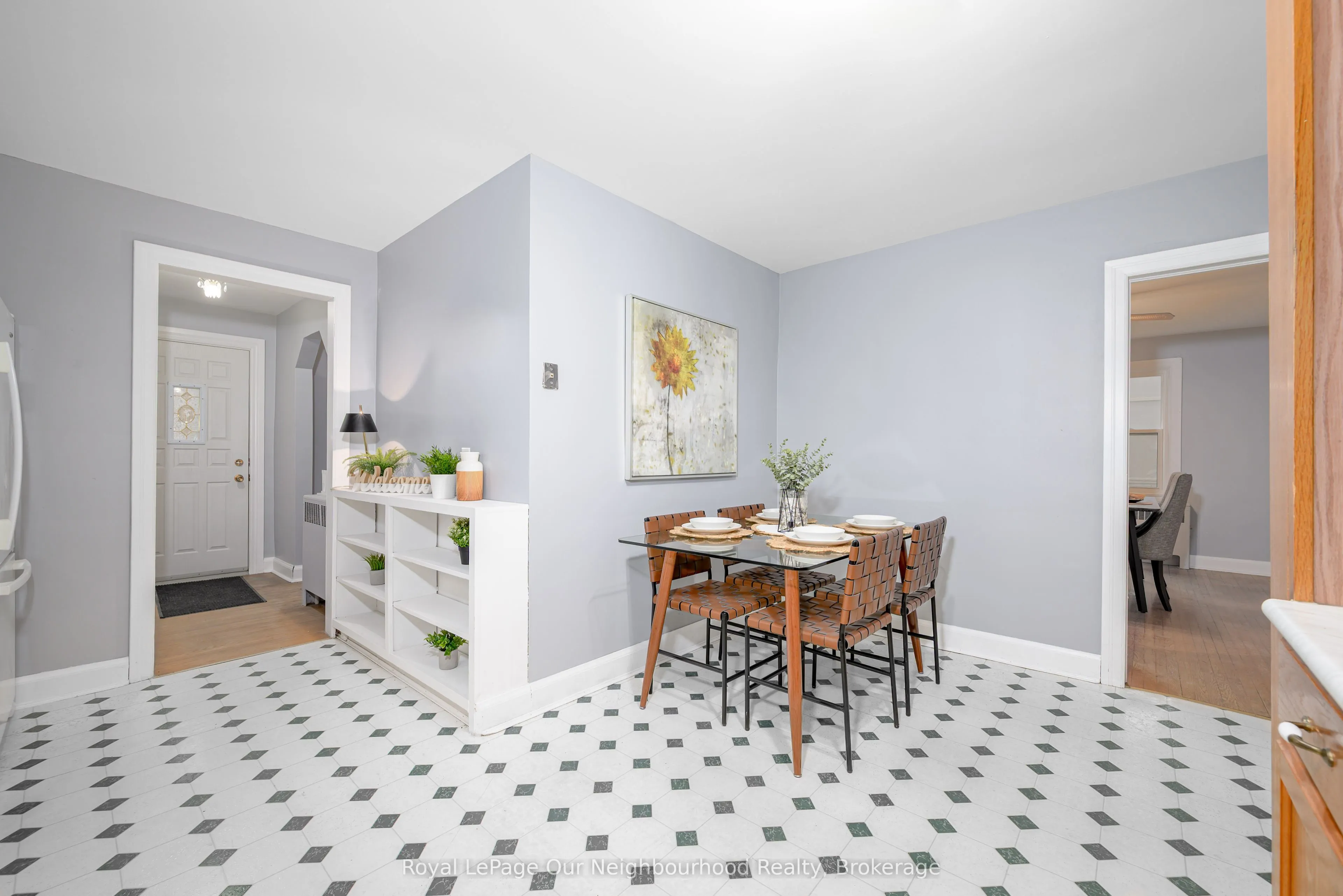 221 Liberty Street N