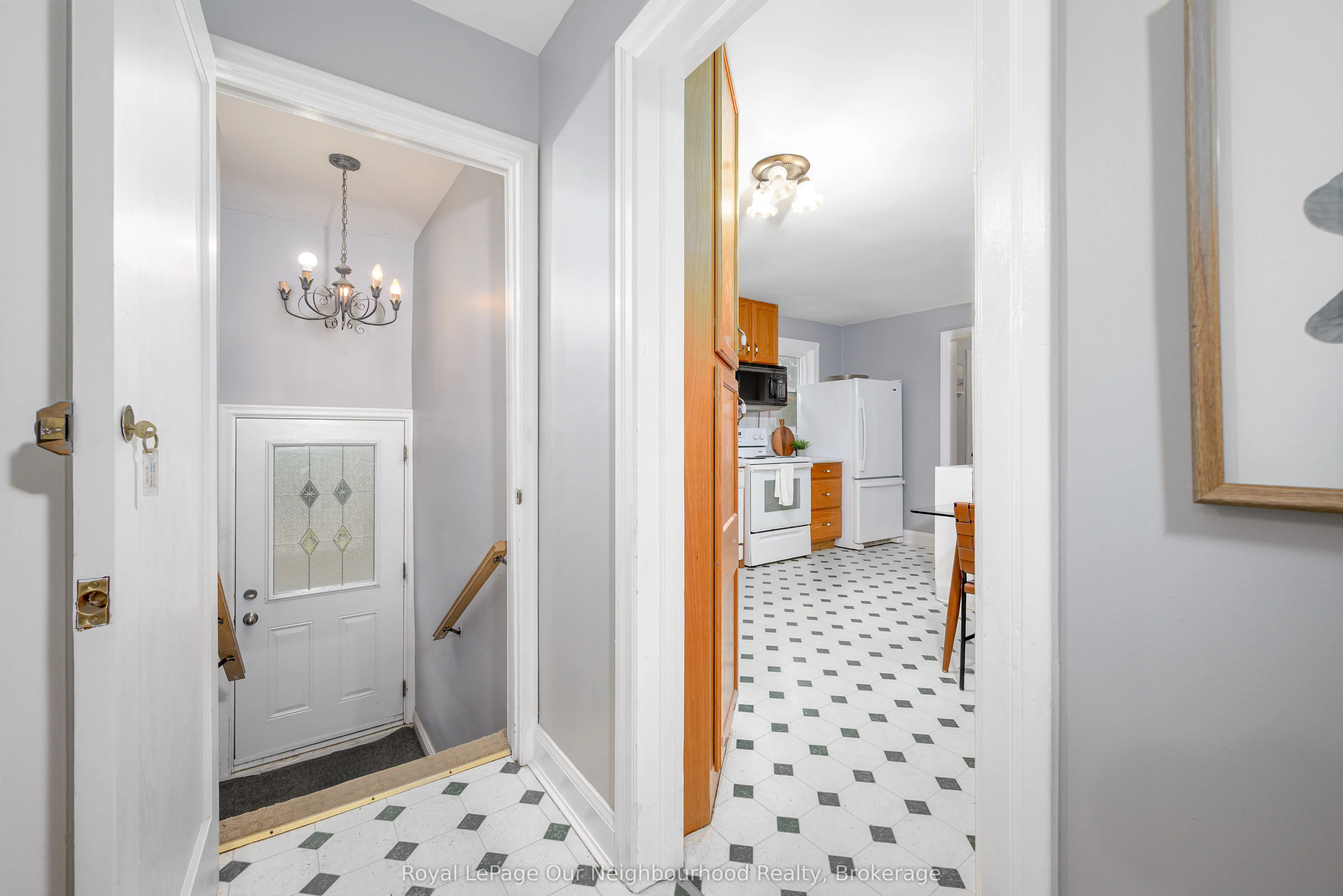 221 Liberty Street N