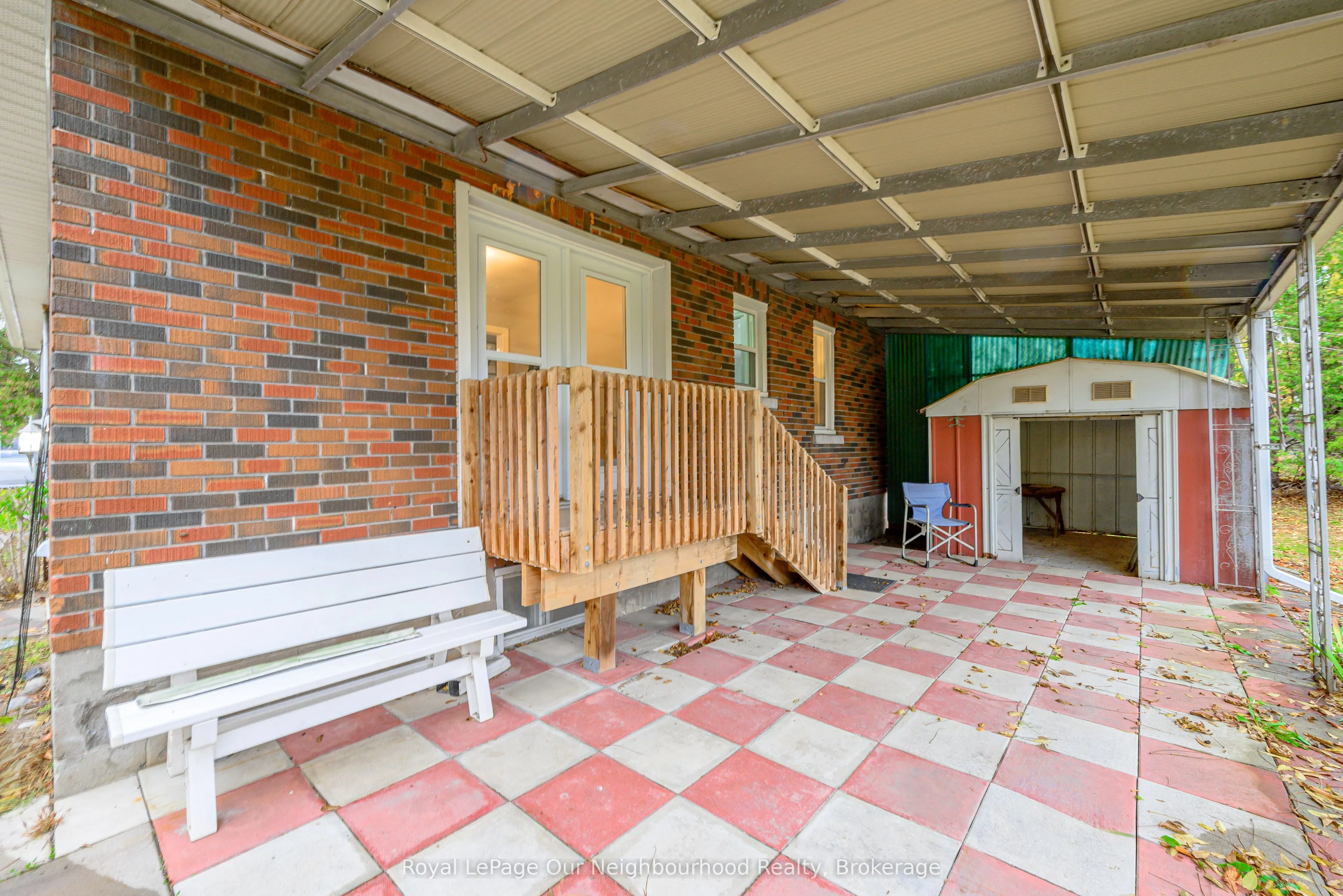 221 Liberty Street N