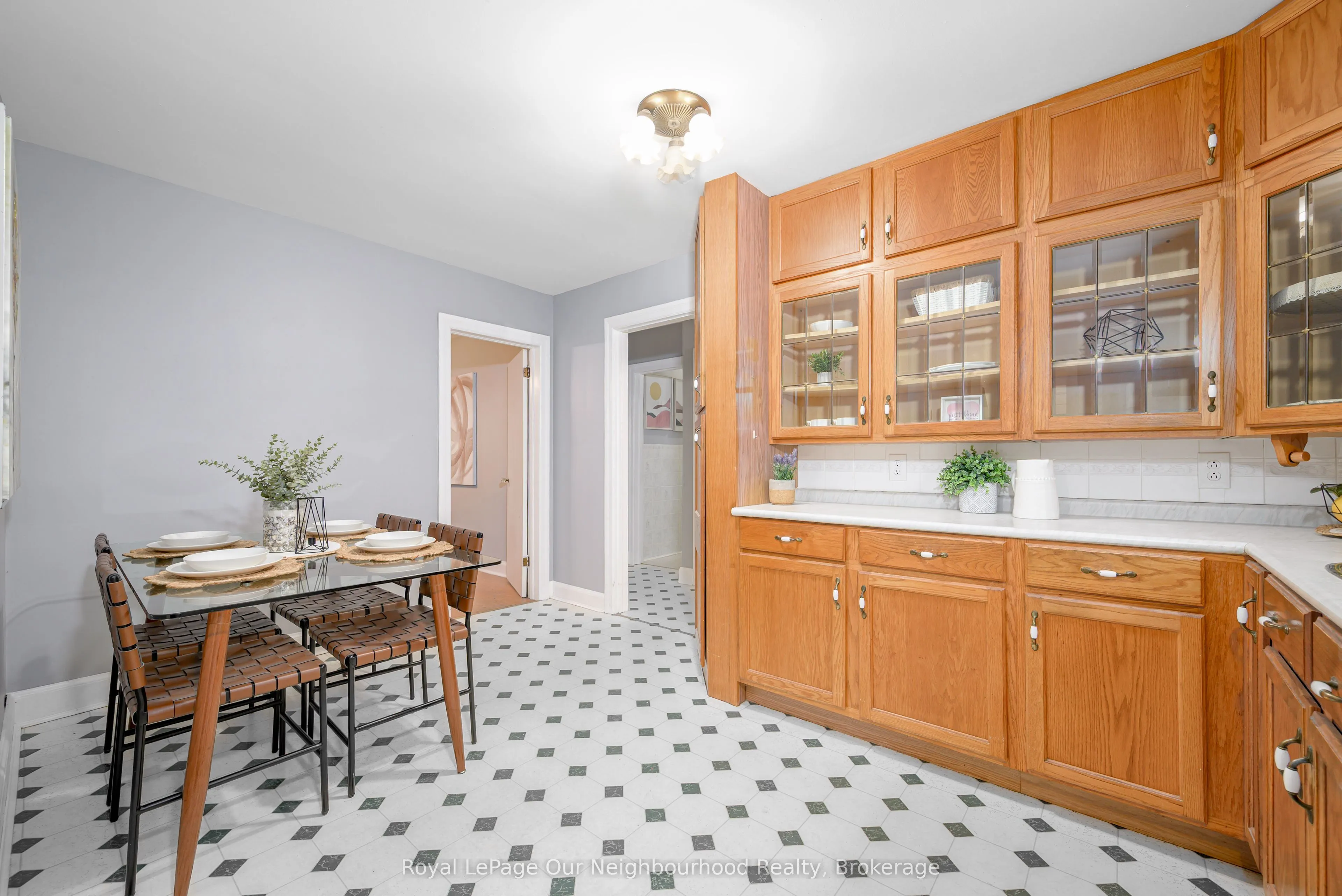 221 Liberty Street N