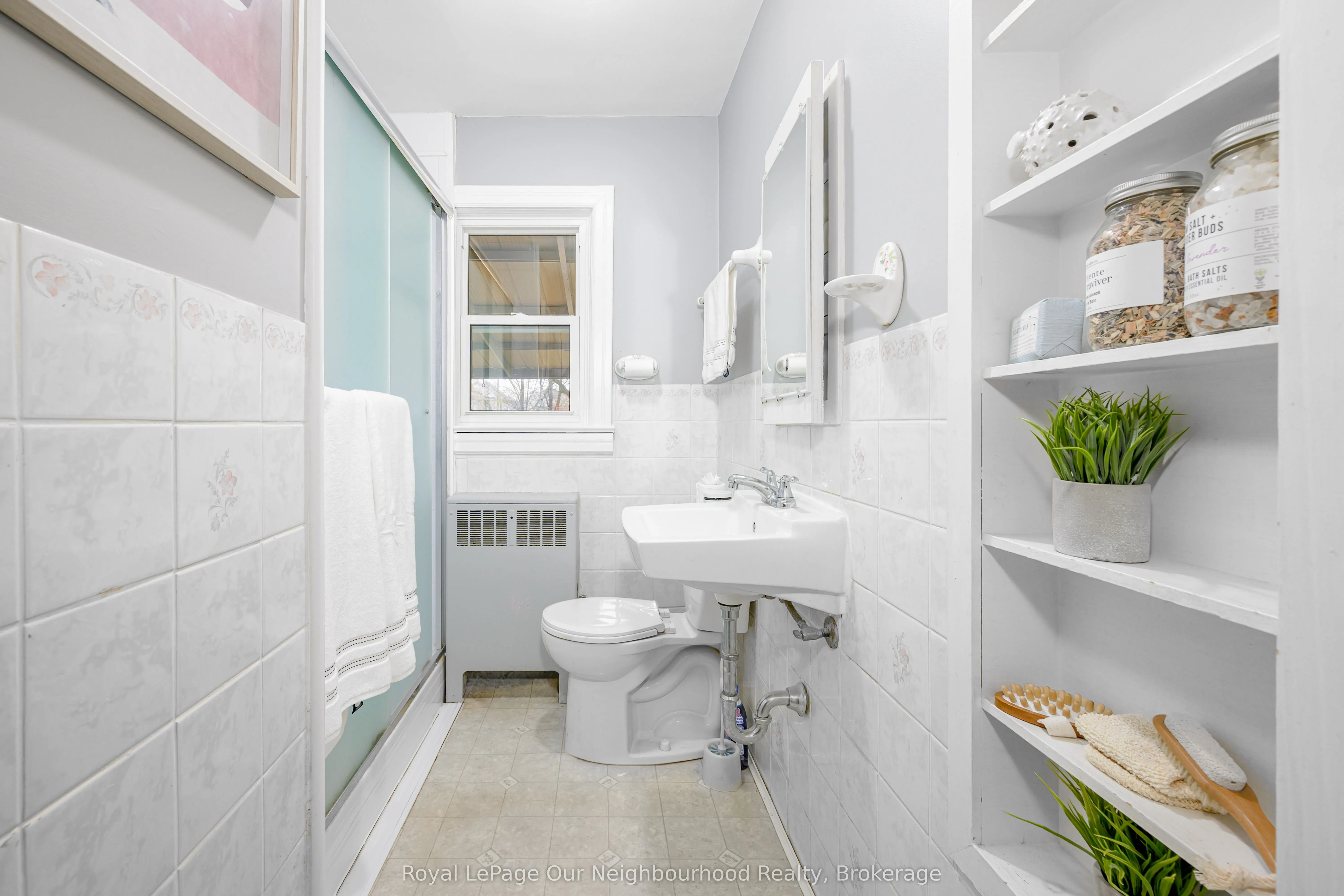 221 Liberty Street N