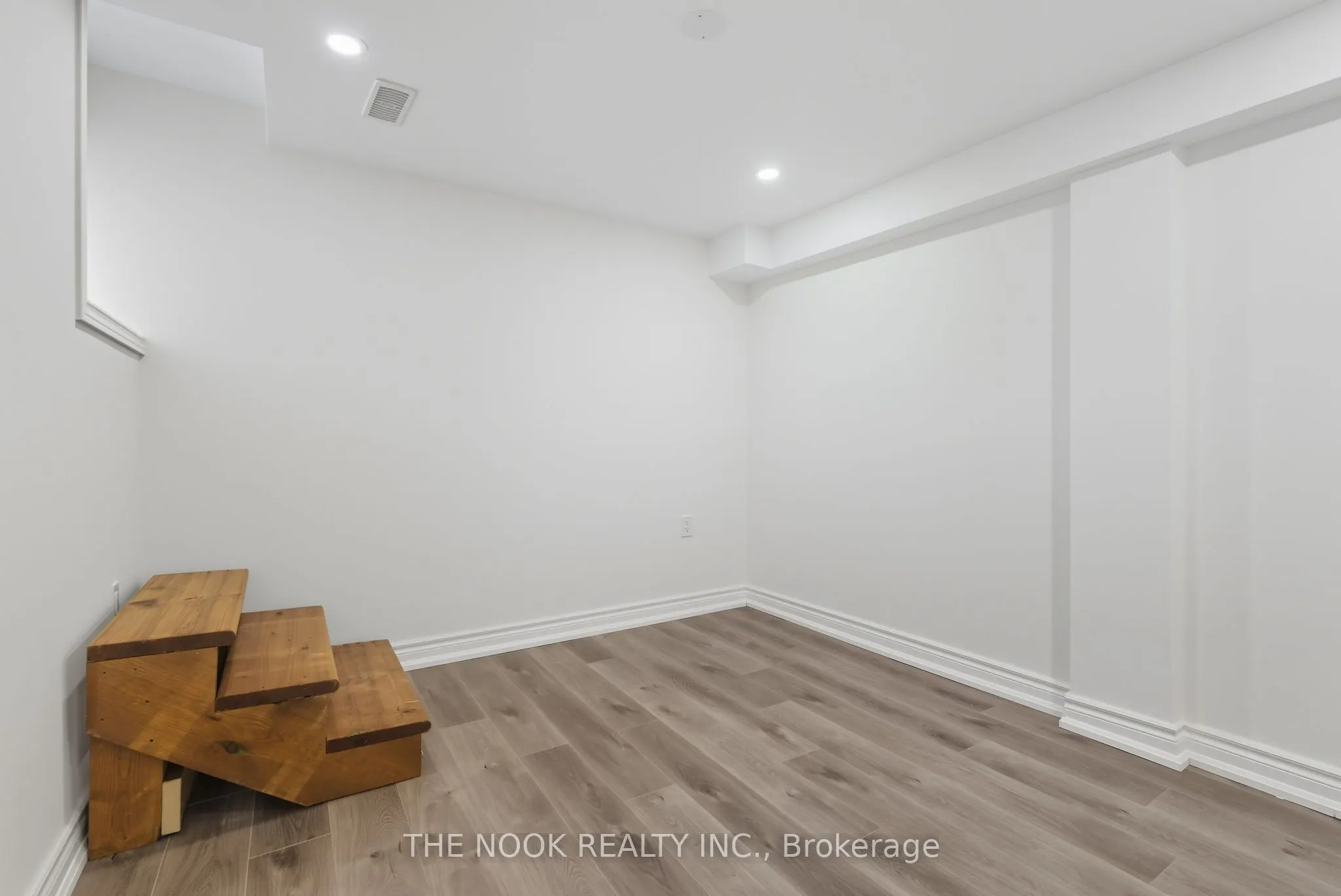 1941 Lydia Crescent, #BSMNT