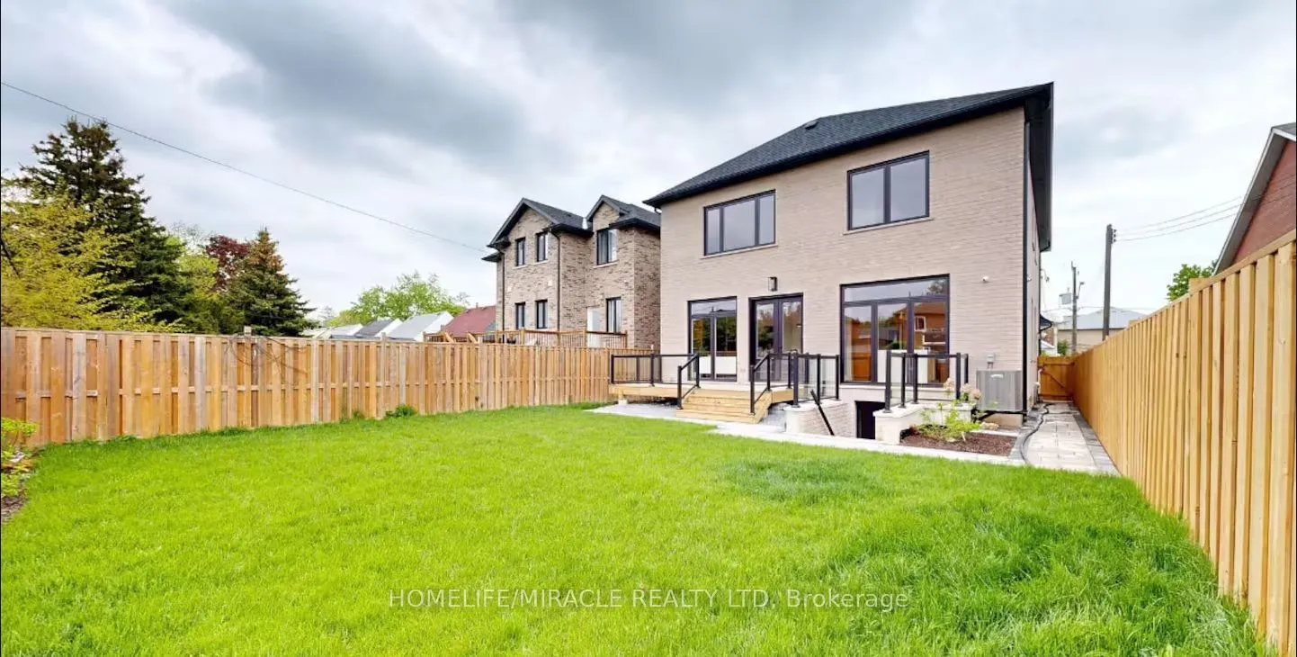 10 Stamford Square S