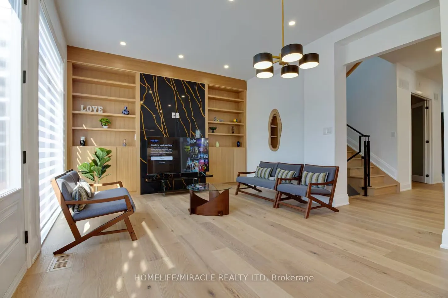 10 Stamford Square S