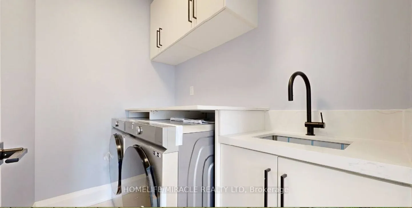 10 Stamford Square S