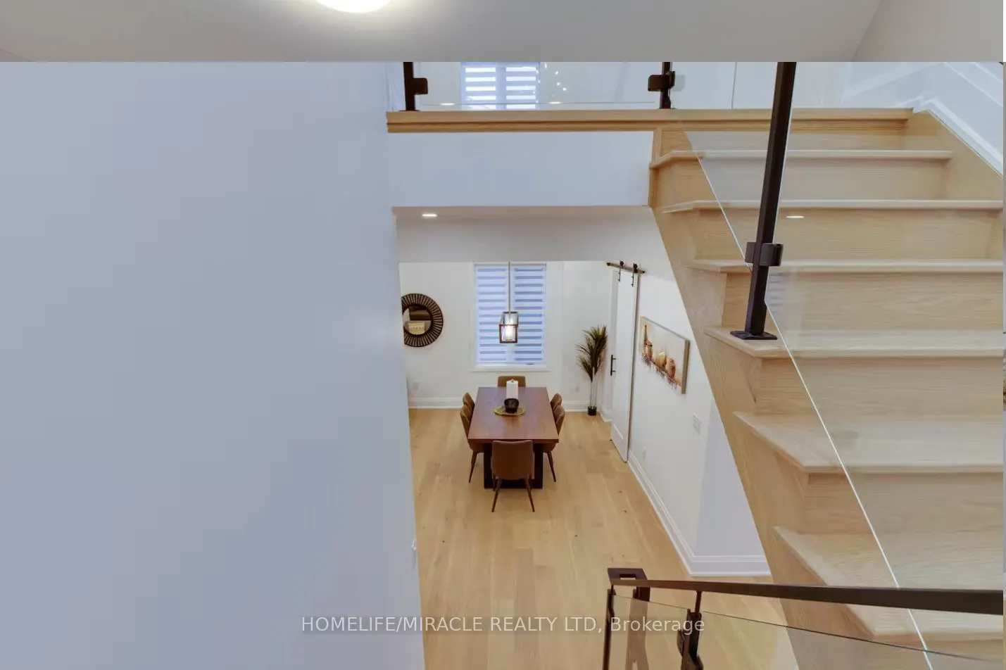 10 Stamford Square S