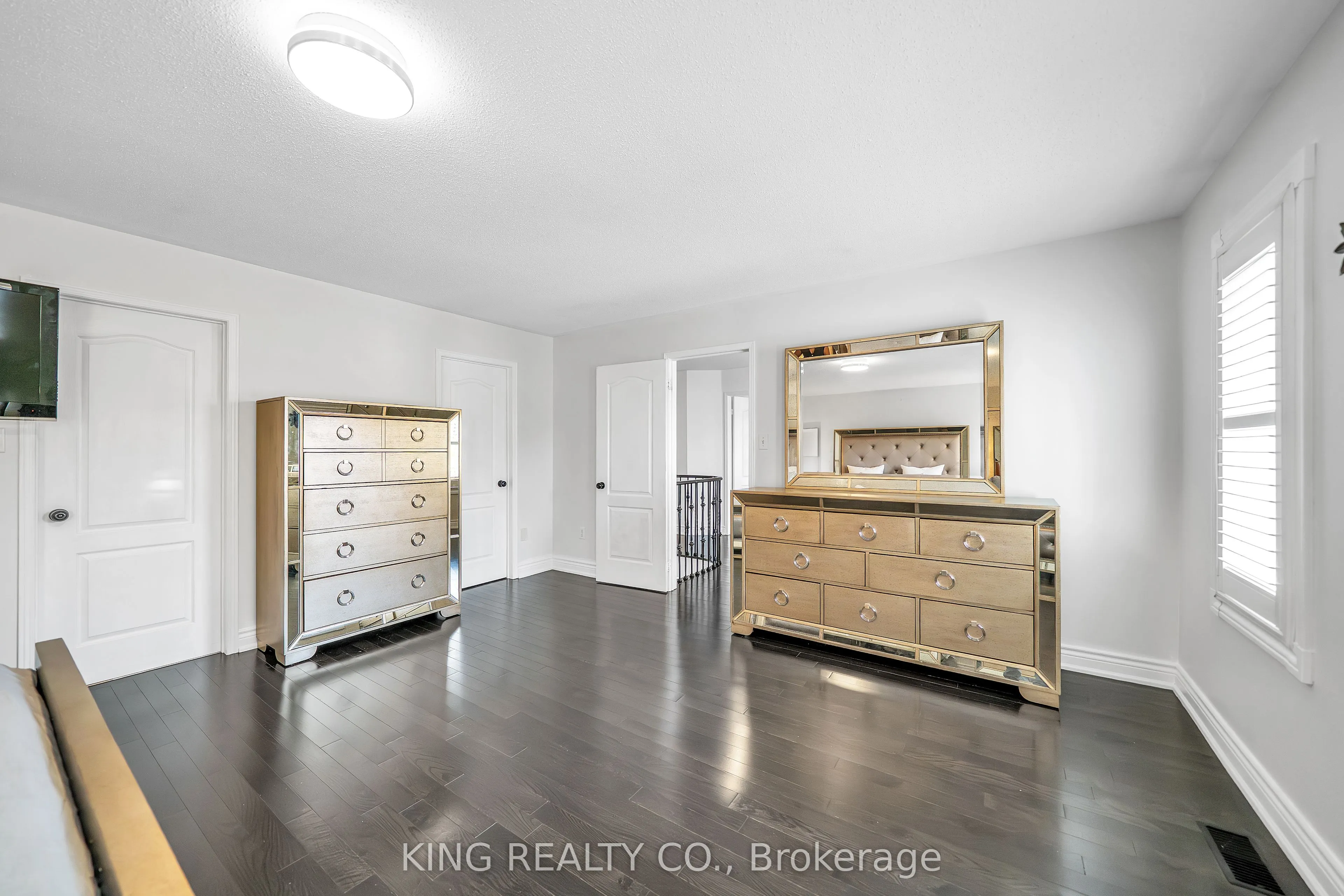 71 Montebello Crescent