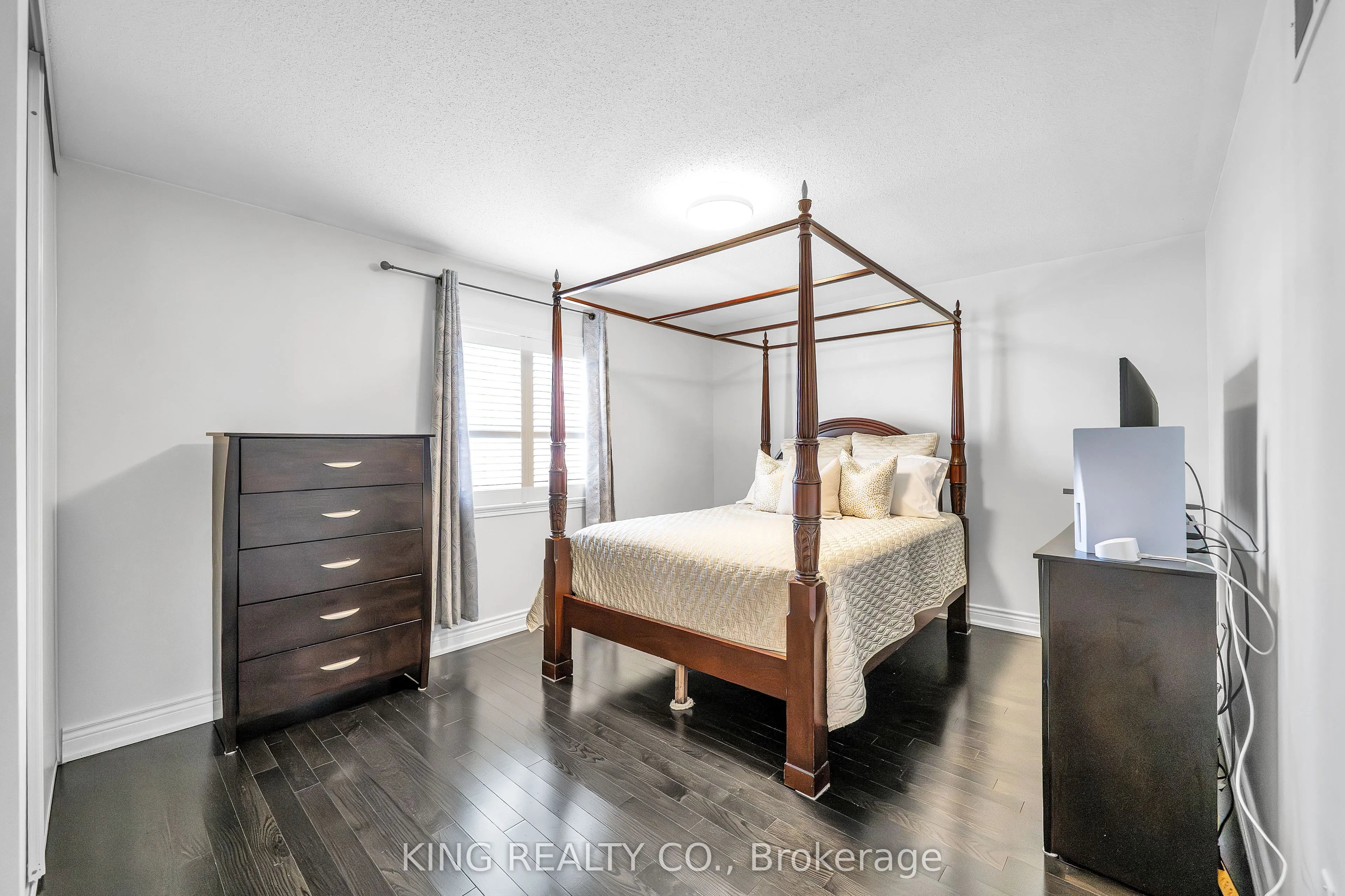 71 Montebello Crescent