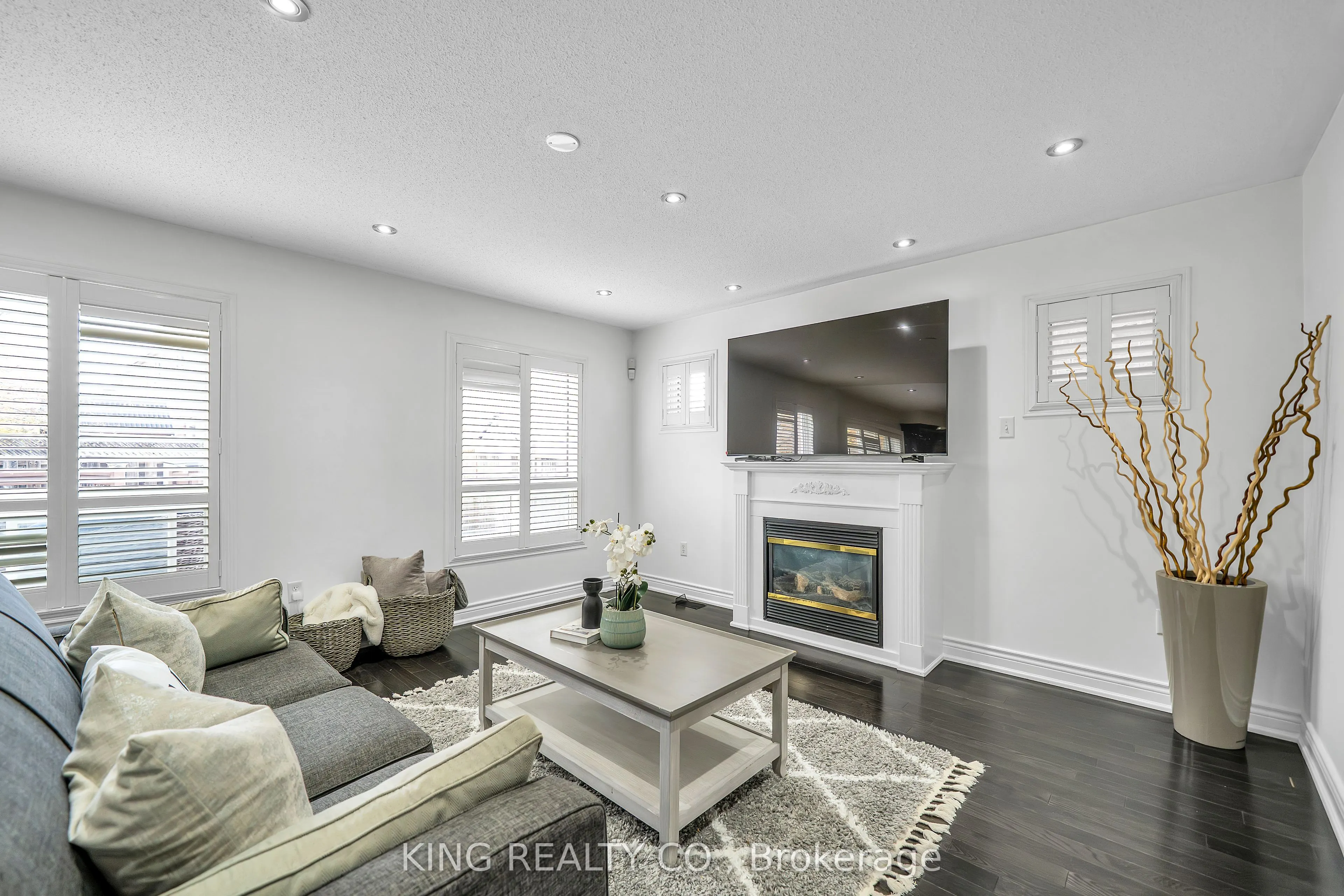 71 Montebello Crescent