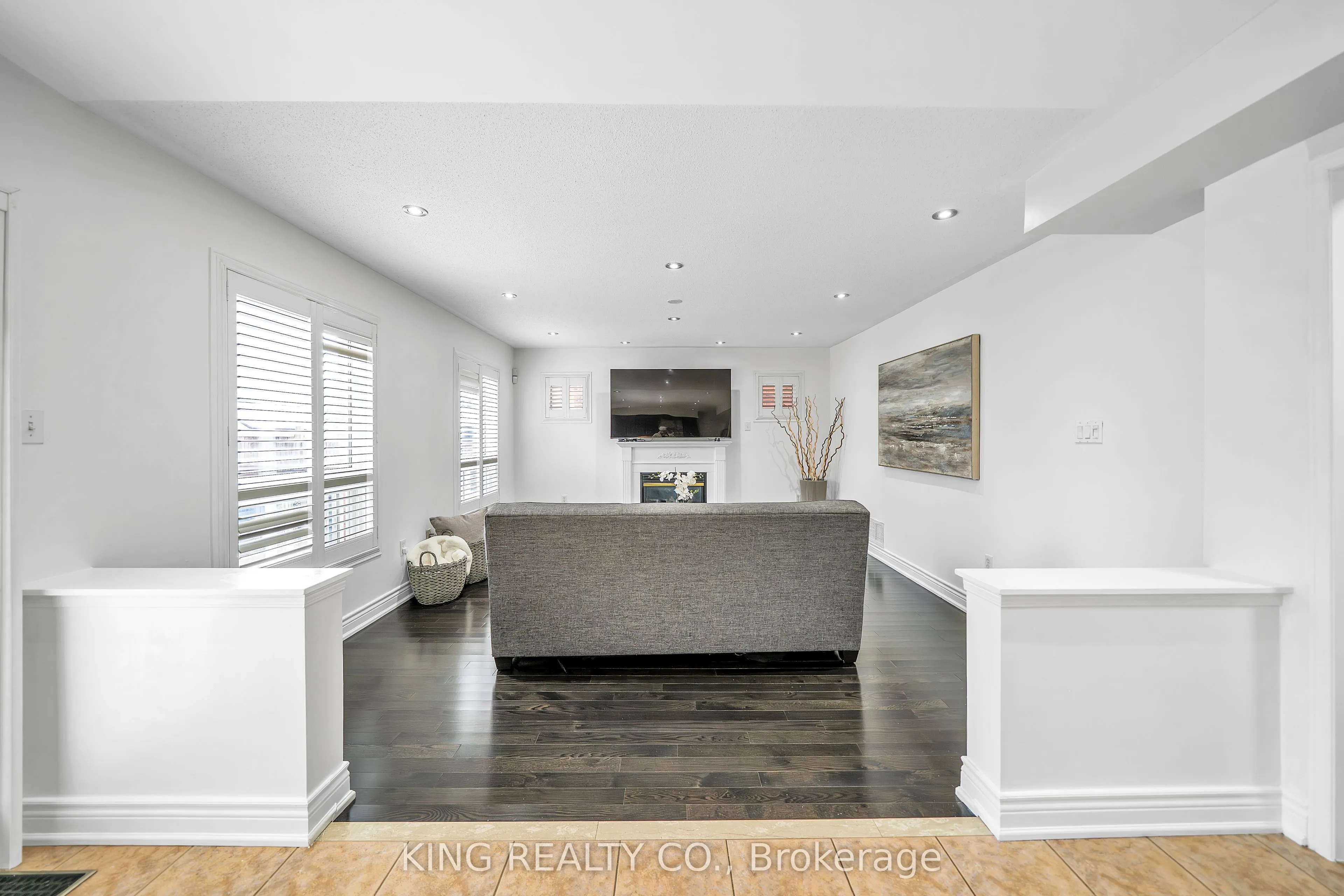 71 Montebello Crescent