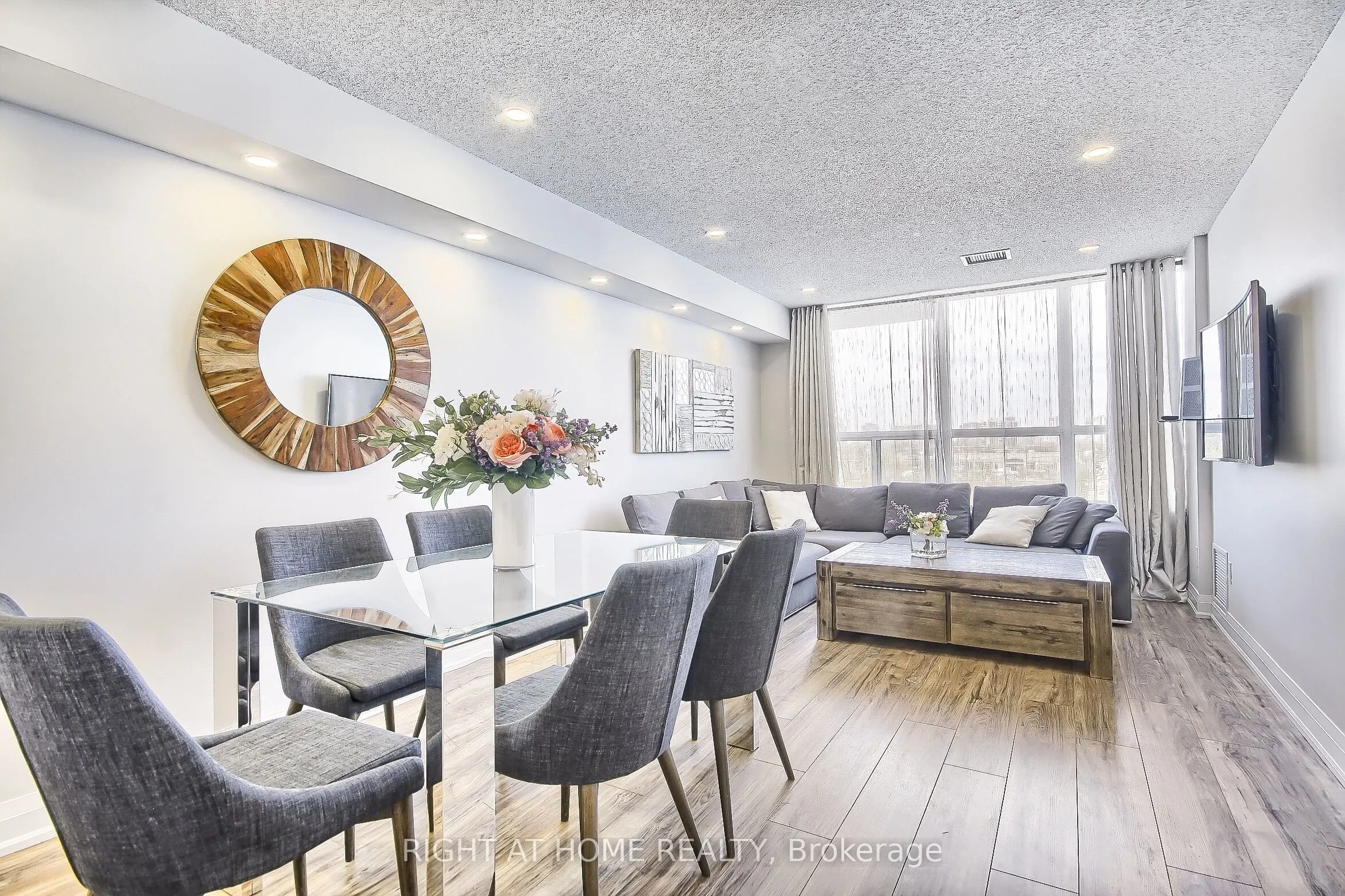 955 O' Connor Drive, #206