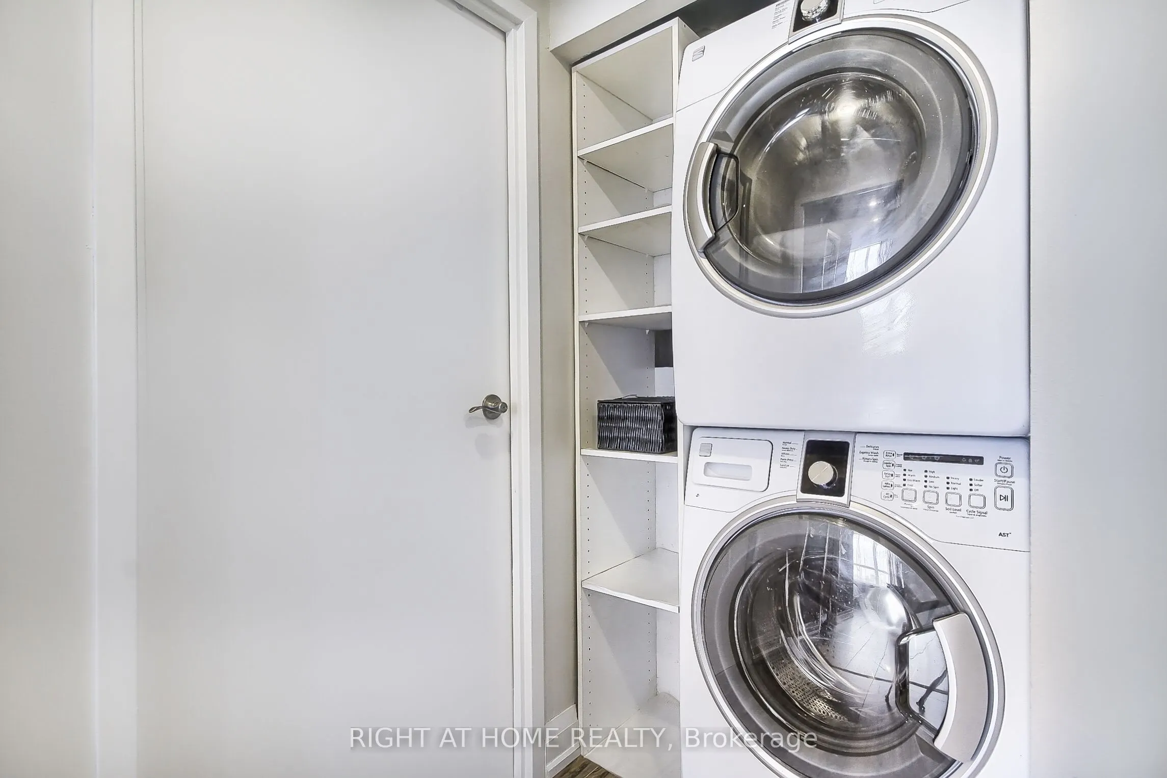 955 O' Connor Drive, #206