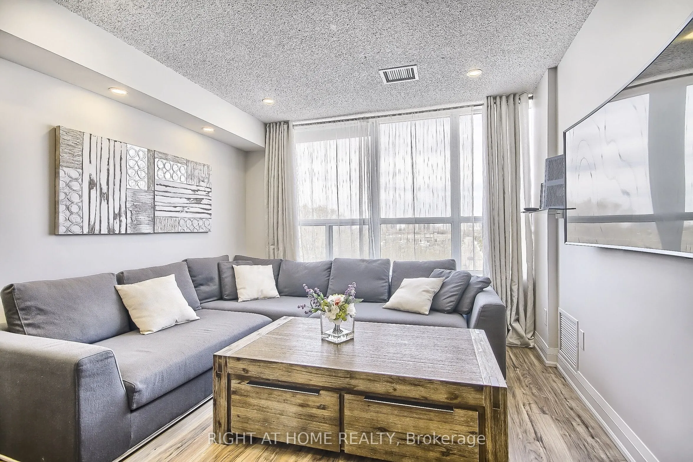 955 O' Connor Drive, #206