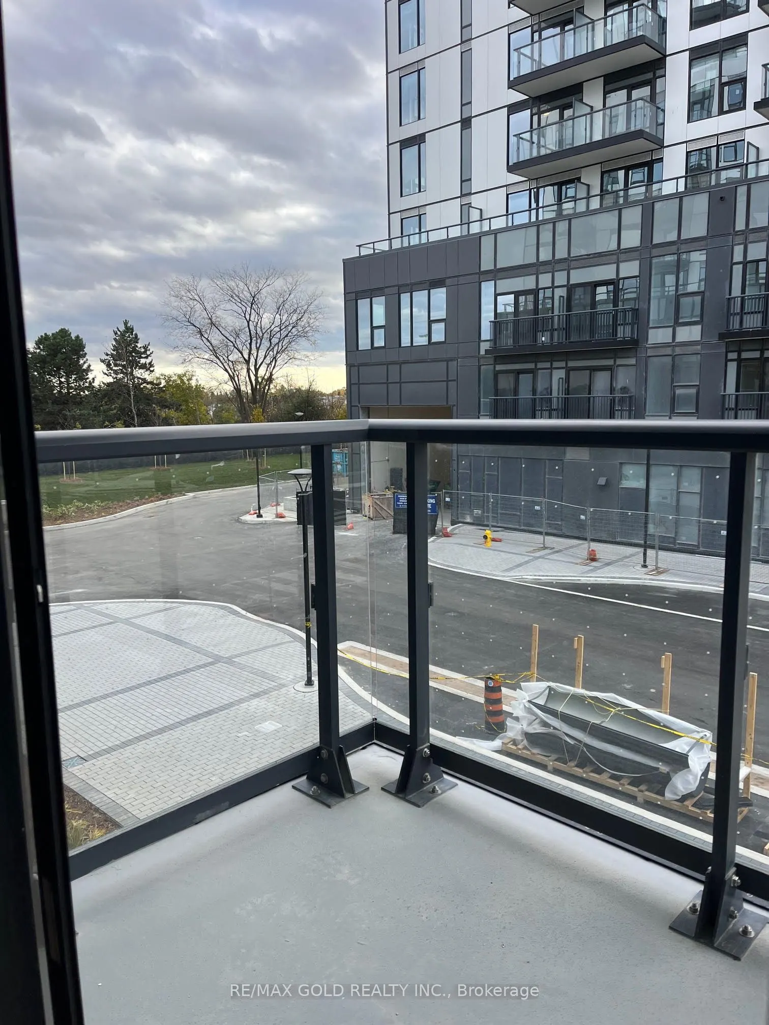 7439 Kingston Road, #220