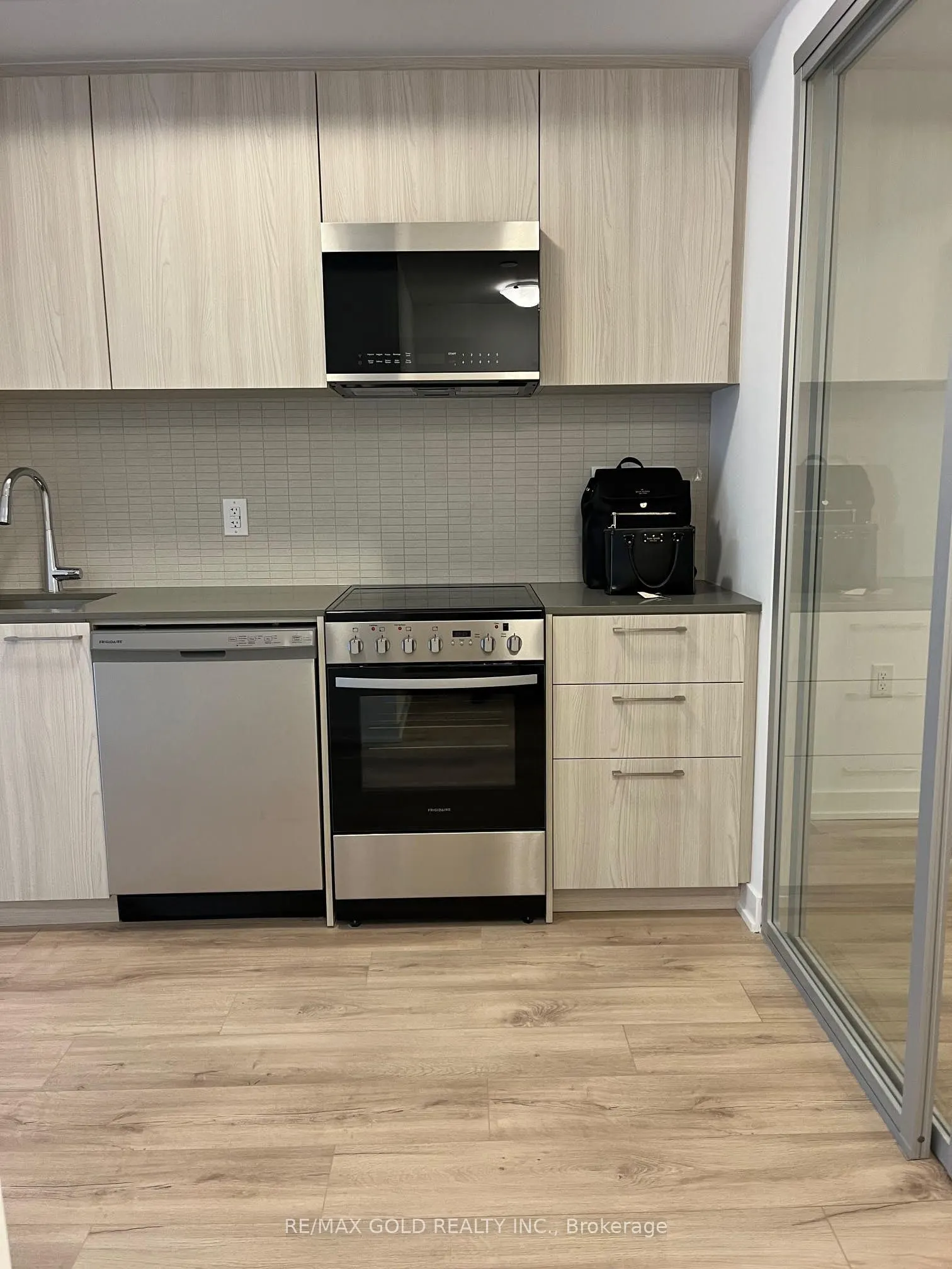 7439 Kingston Road, #220