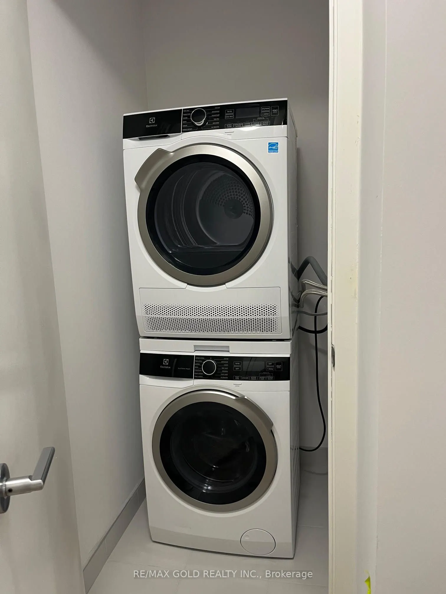 7439 Kingston Road, #220