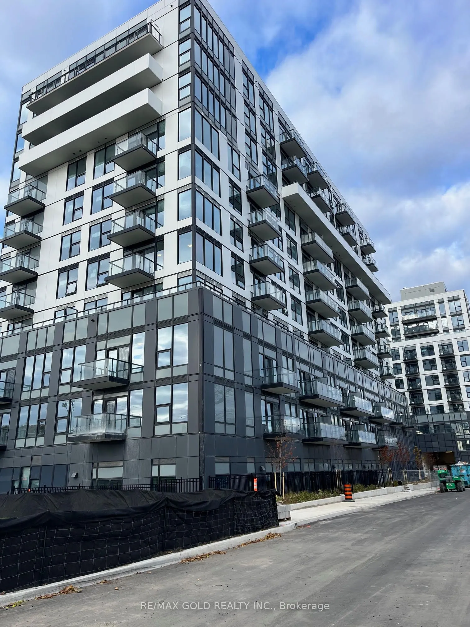 7439 Kingston Road, #220