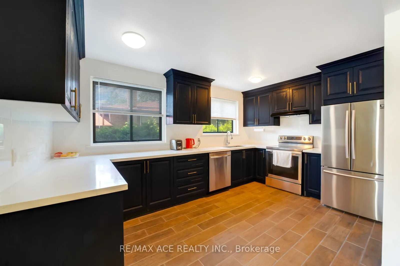 96 Invergordon Avenue