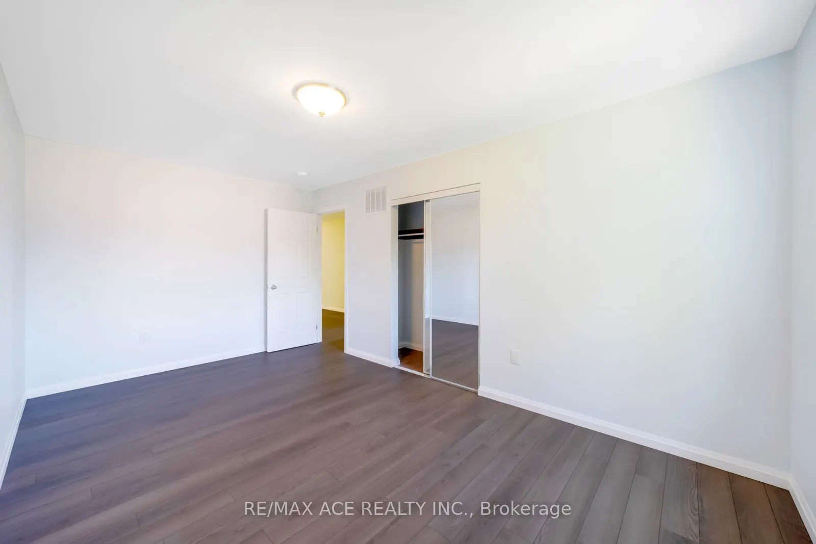 96 Invergordon Avenue