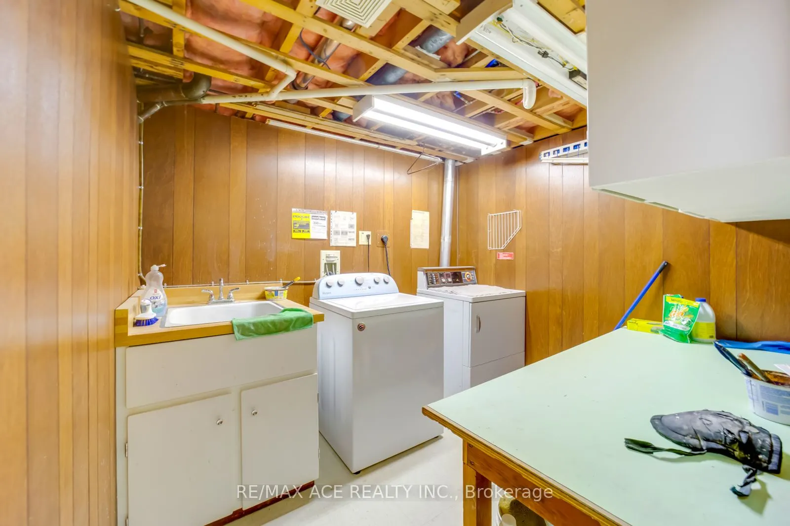 96 Invergordon Avenue