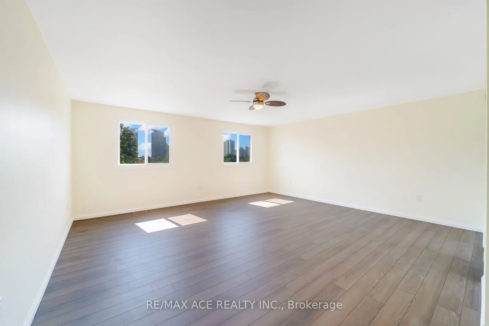 96 Invergordon Avenue