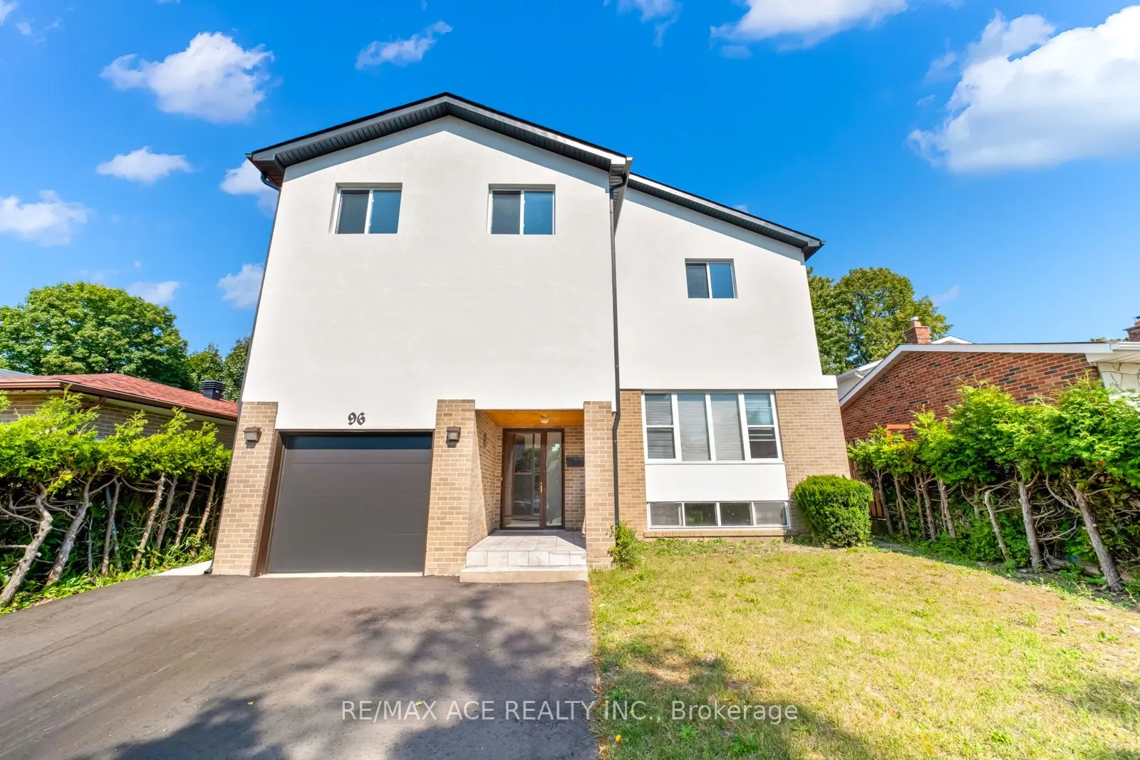 96 Invergordon Avenue