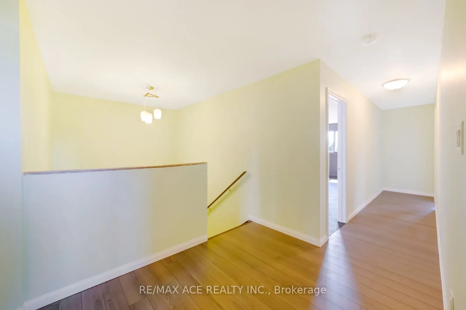 96 Invergordon Avenue