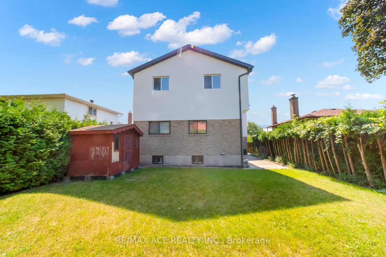 96 Invergordon Avenue