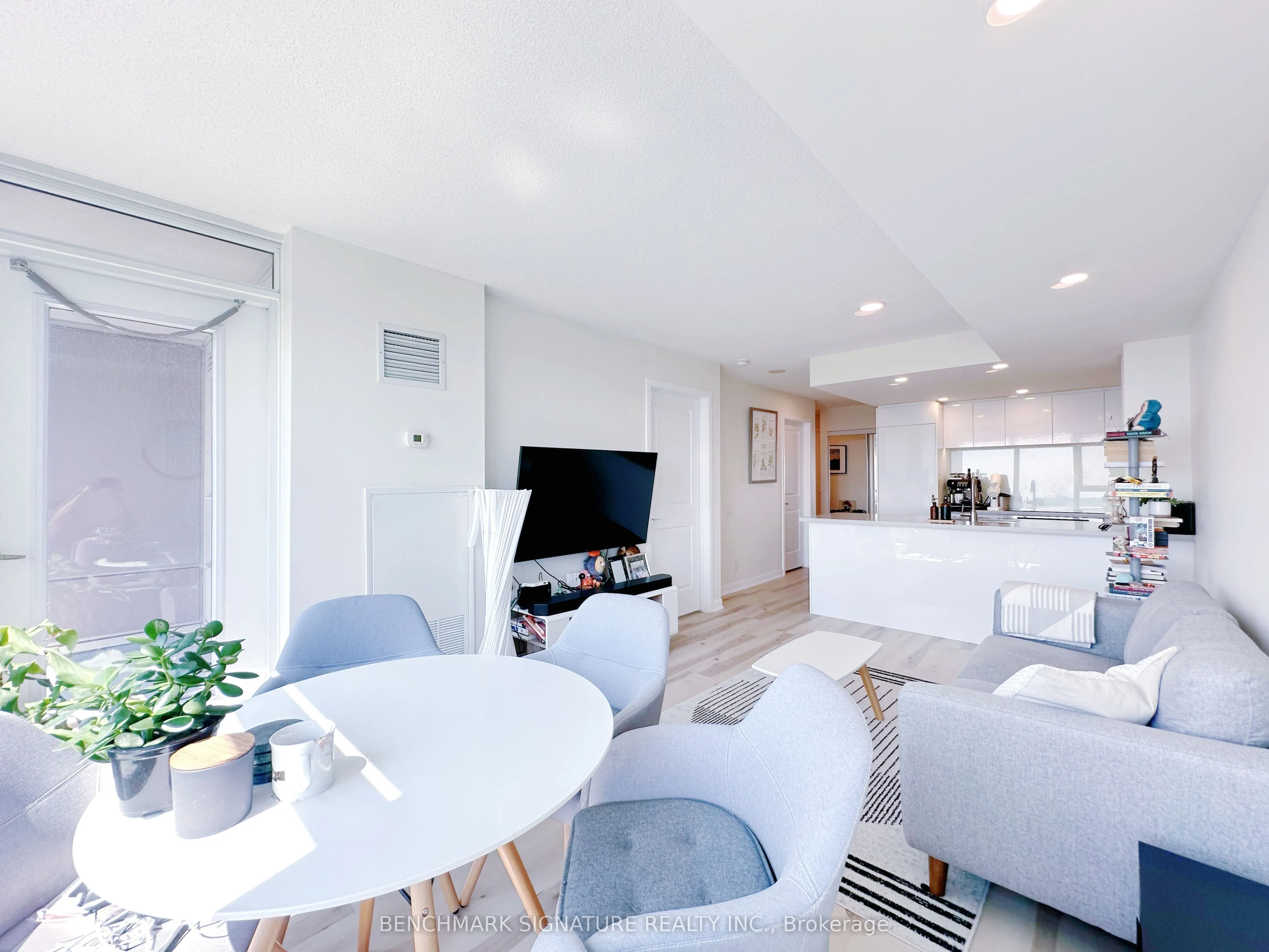 190 Borough Drive, #3007