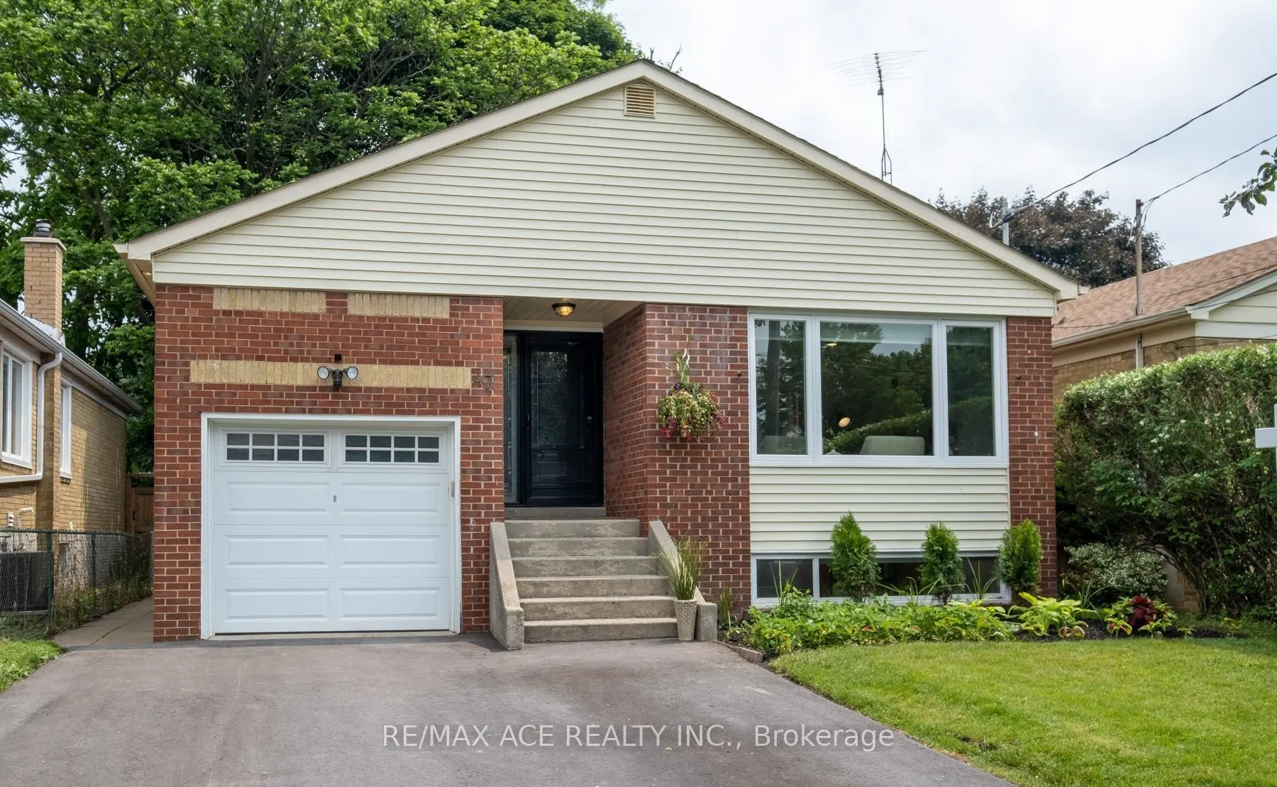 47 Montvale Drive, #Main