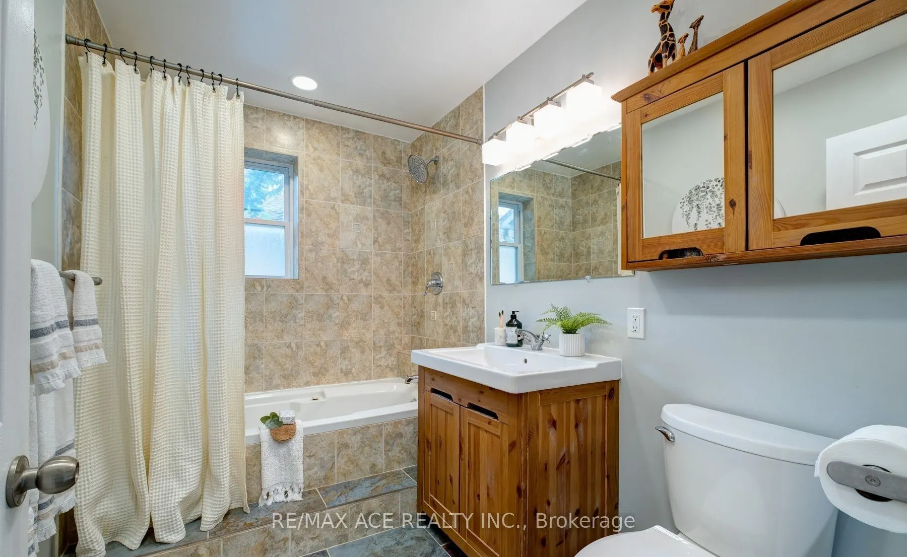 47 Montvale Drive, #Main