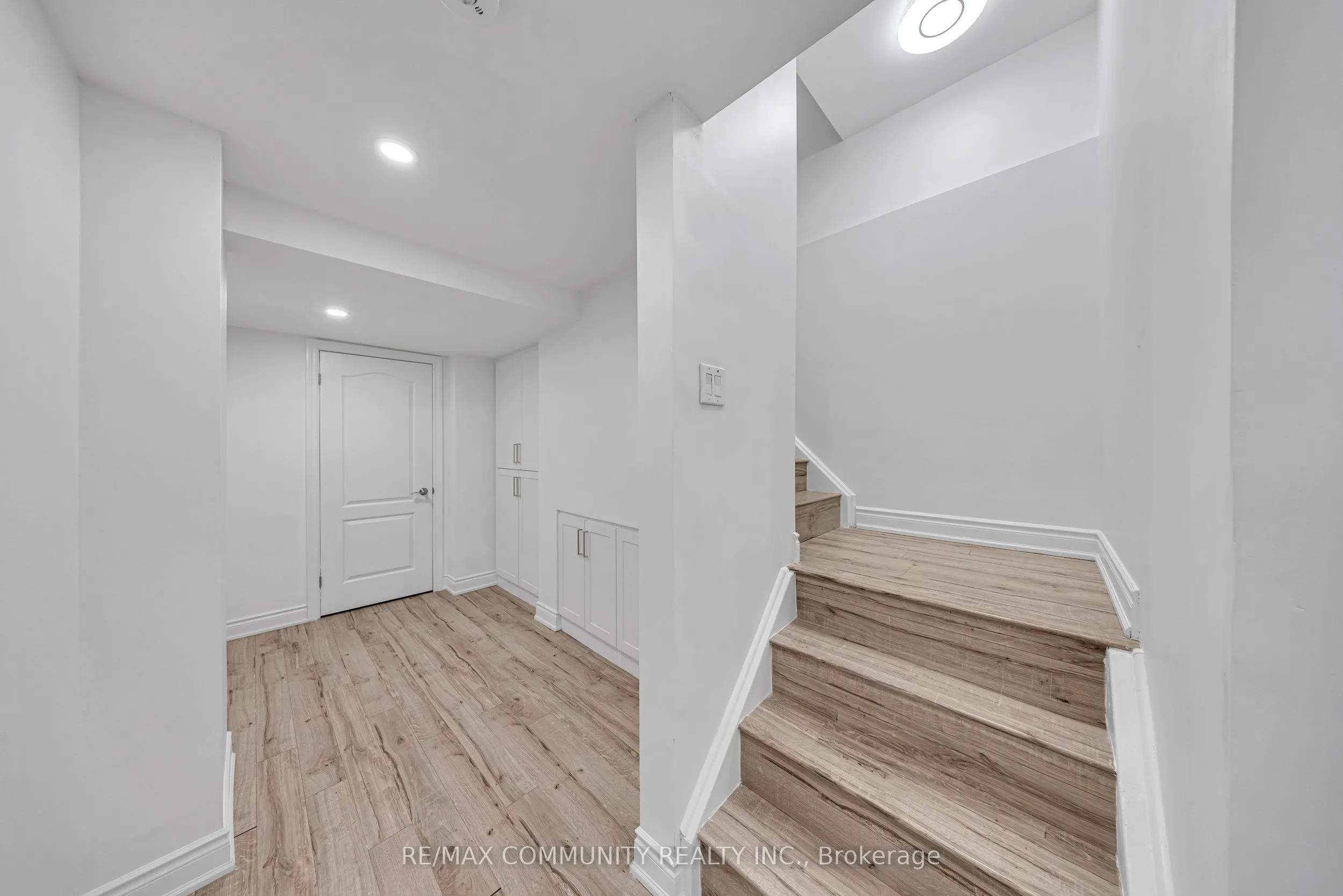 1055 Foxtail Crescent