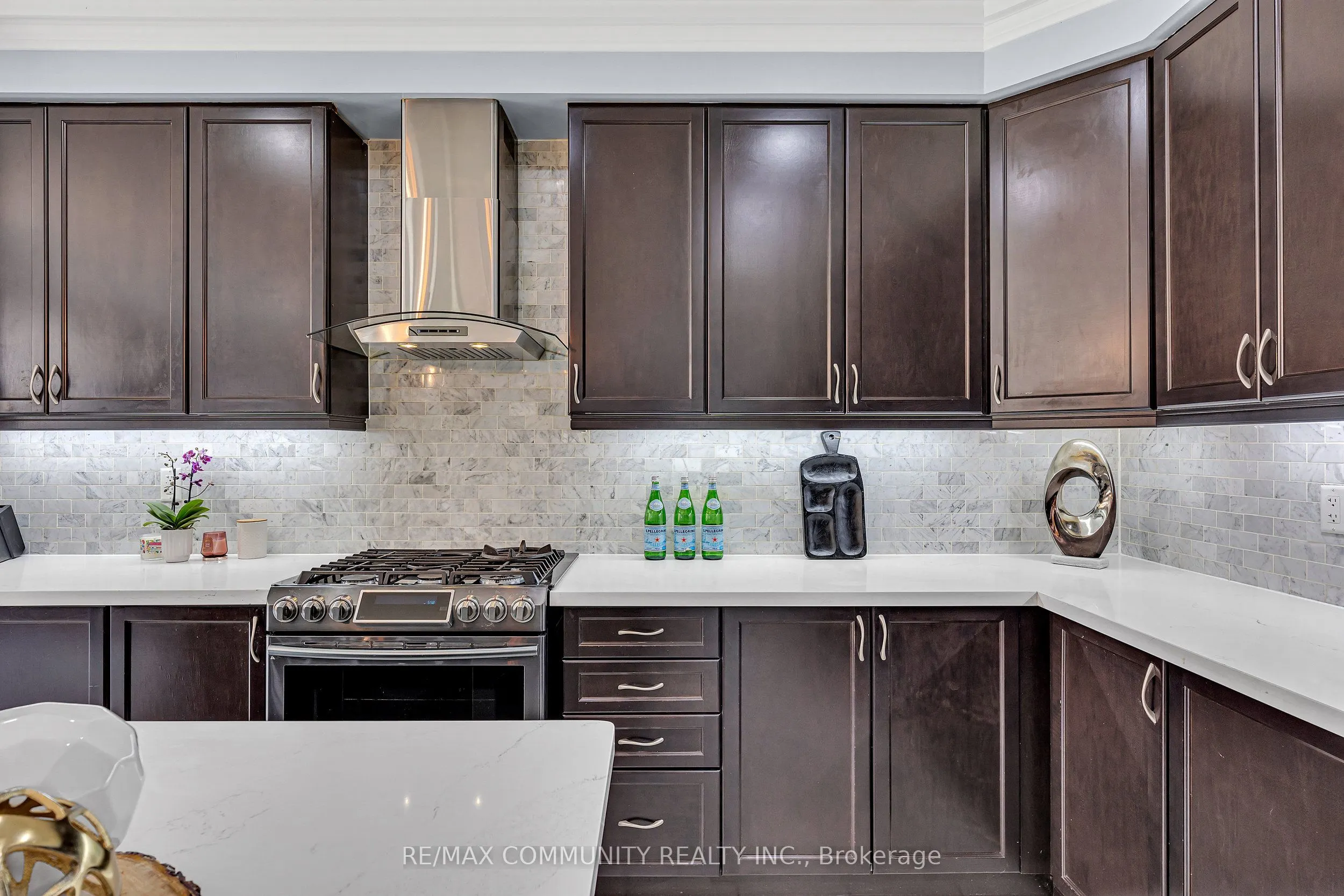 1055 Foxtail Crescent