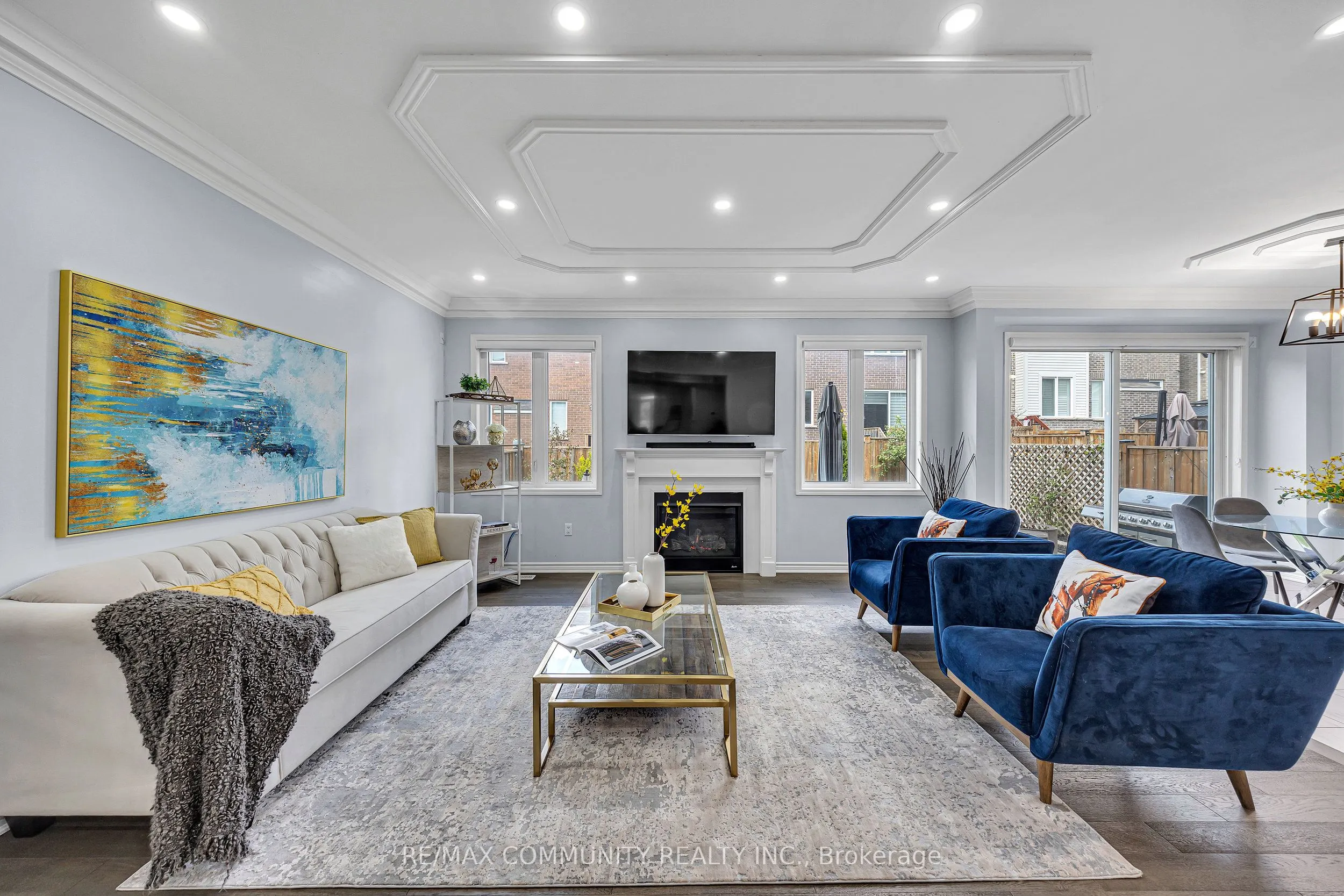 1055 Foxtail Crescent