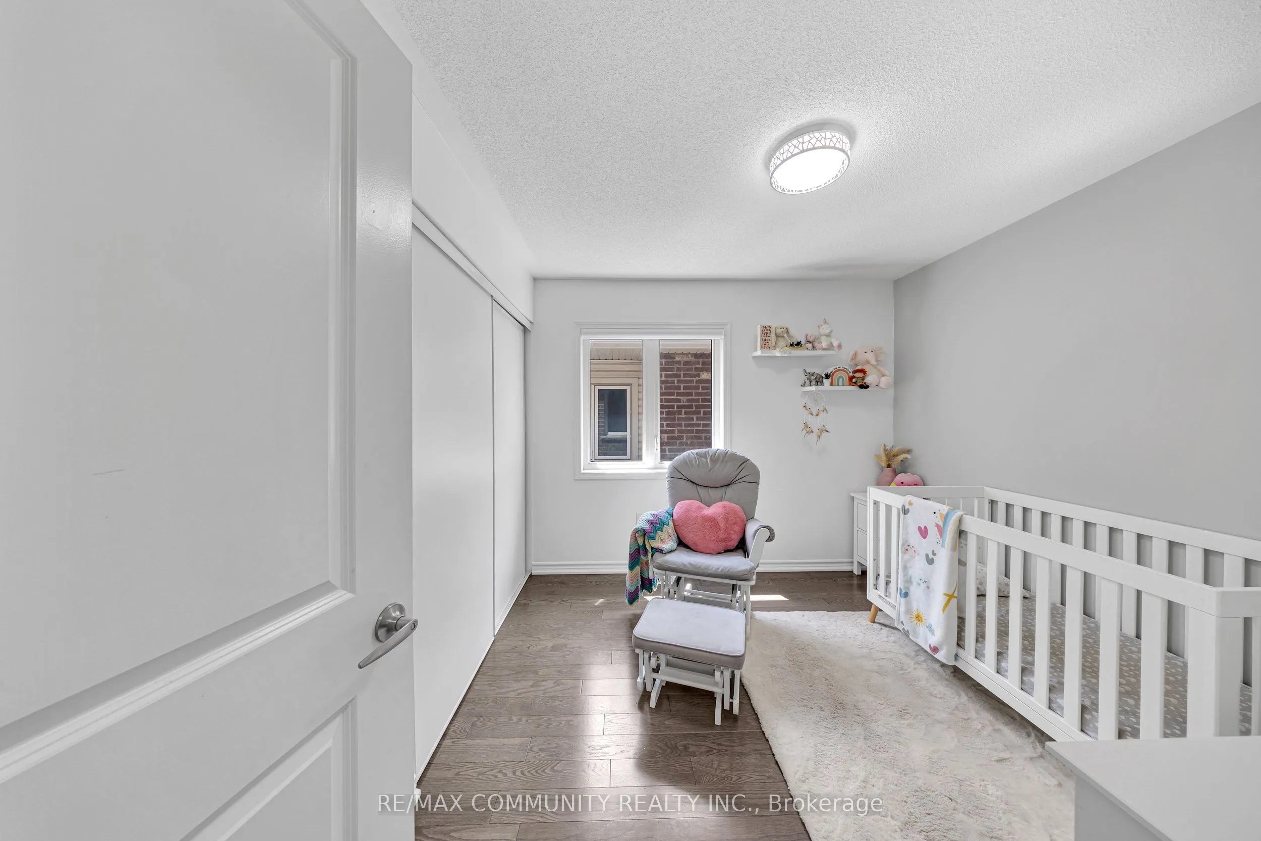 1055 Foxtail Crescent