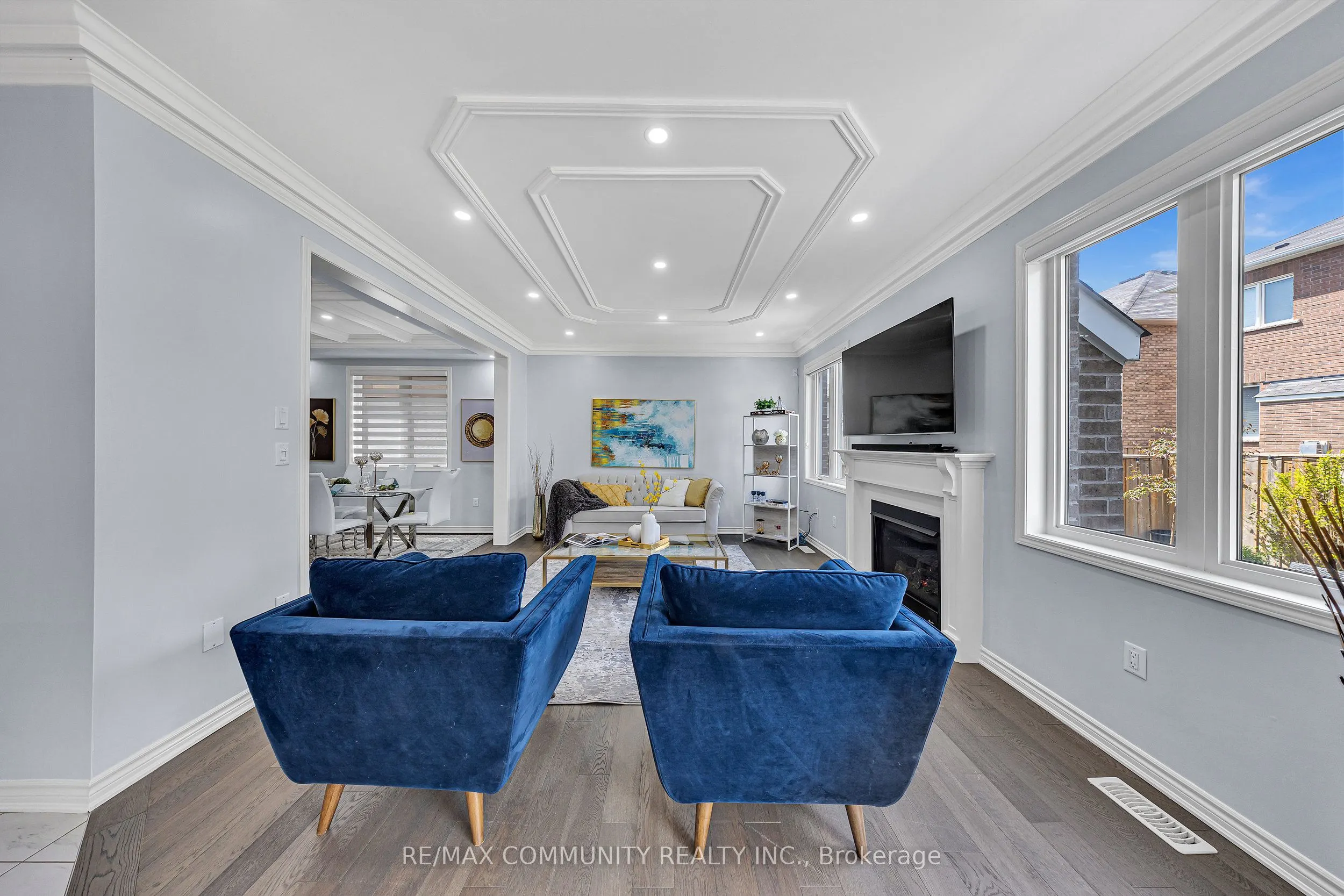 1055 Foxtail Crescent